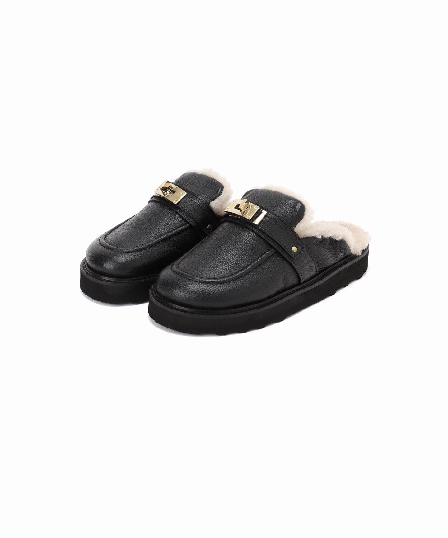 別注》【CAMINANDO】SHEARING BUCKLE SANDALS：フラットシューズ 