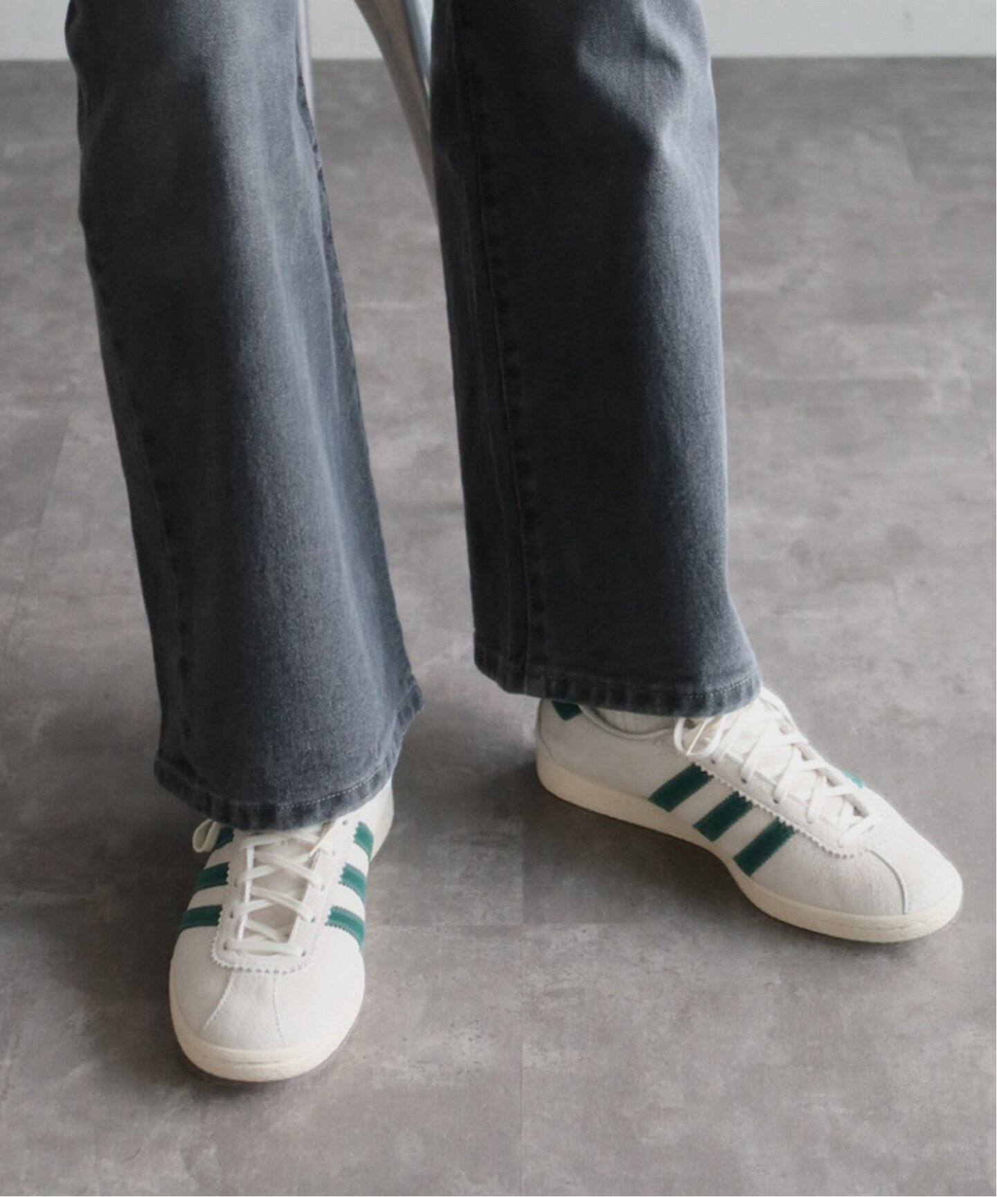adidas Originals】TOBACCO：スニーカー JR2742（スニーカー 