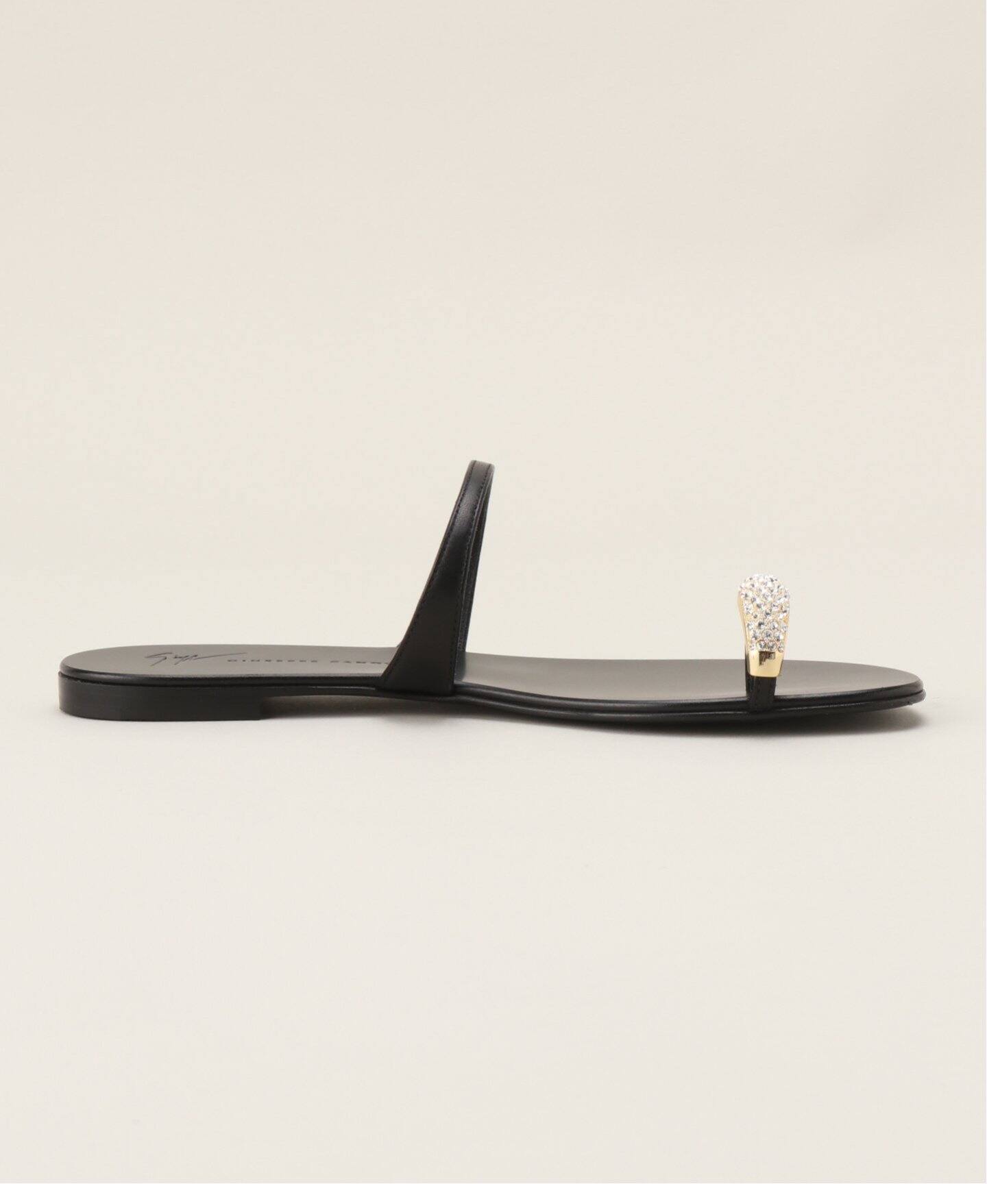 GIUSEPPE ZANOTTI/ジュゼッペ ザノッティ】 オヤユビビジューサンダル 