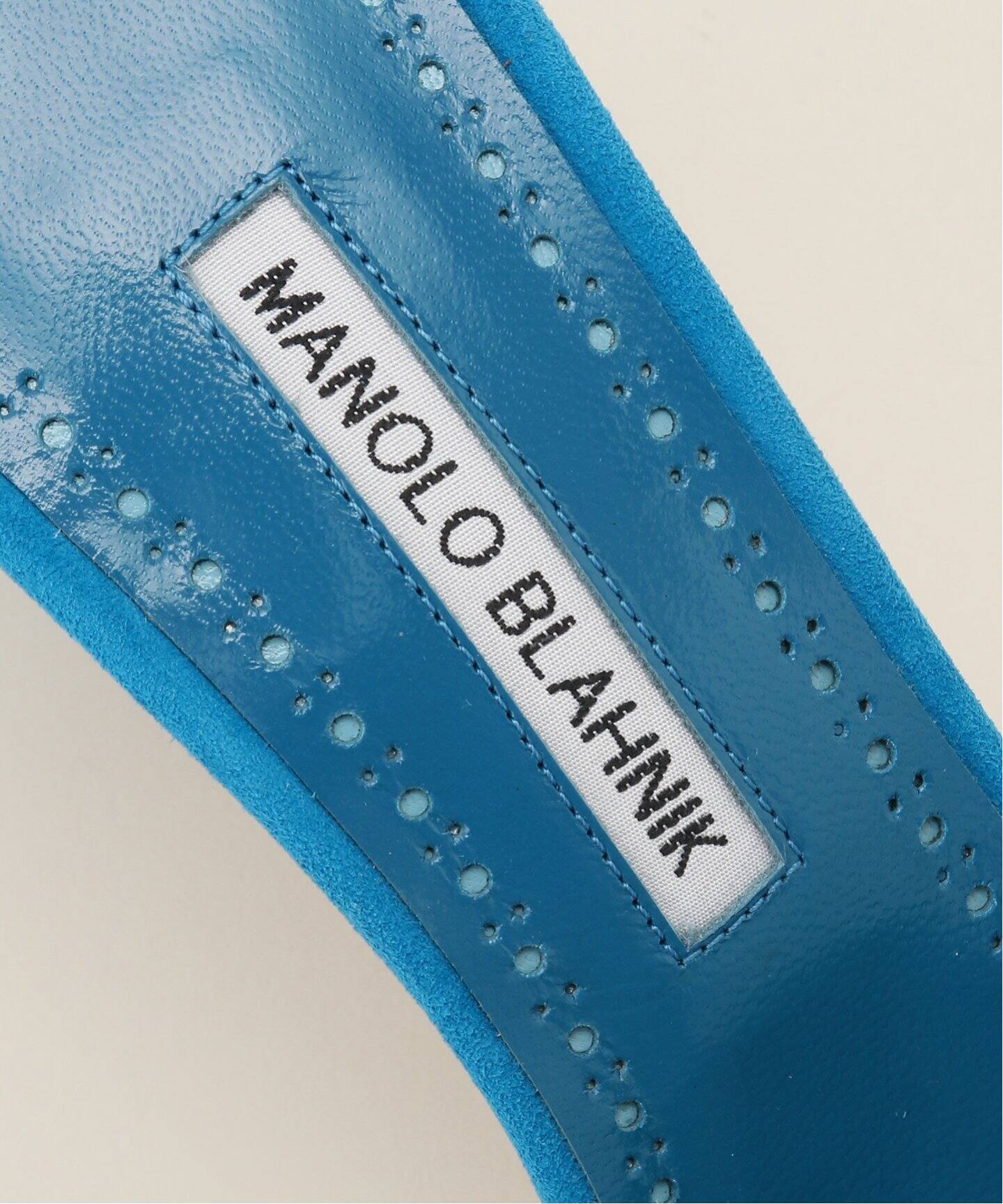 MANOLO BLAHNIK/マノロ ブラニク】 PIRUA 7cm Heel Sandal（サンダル  