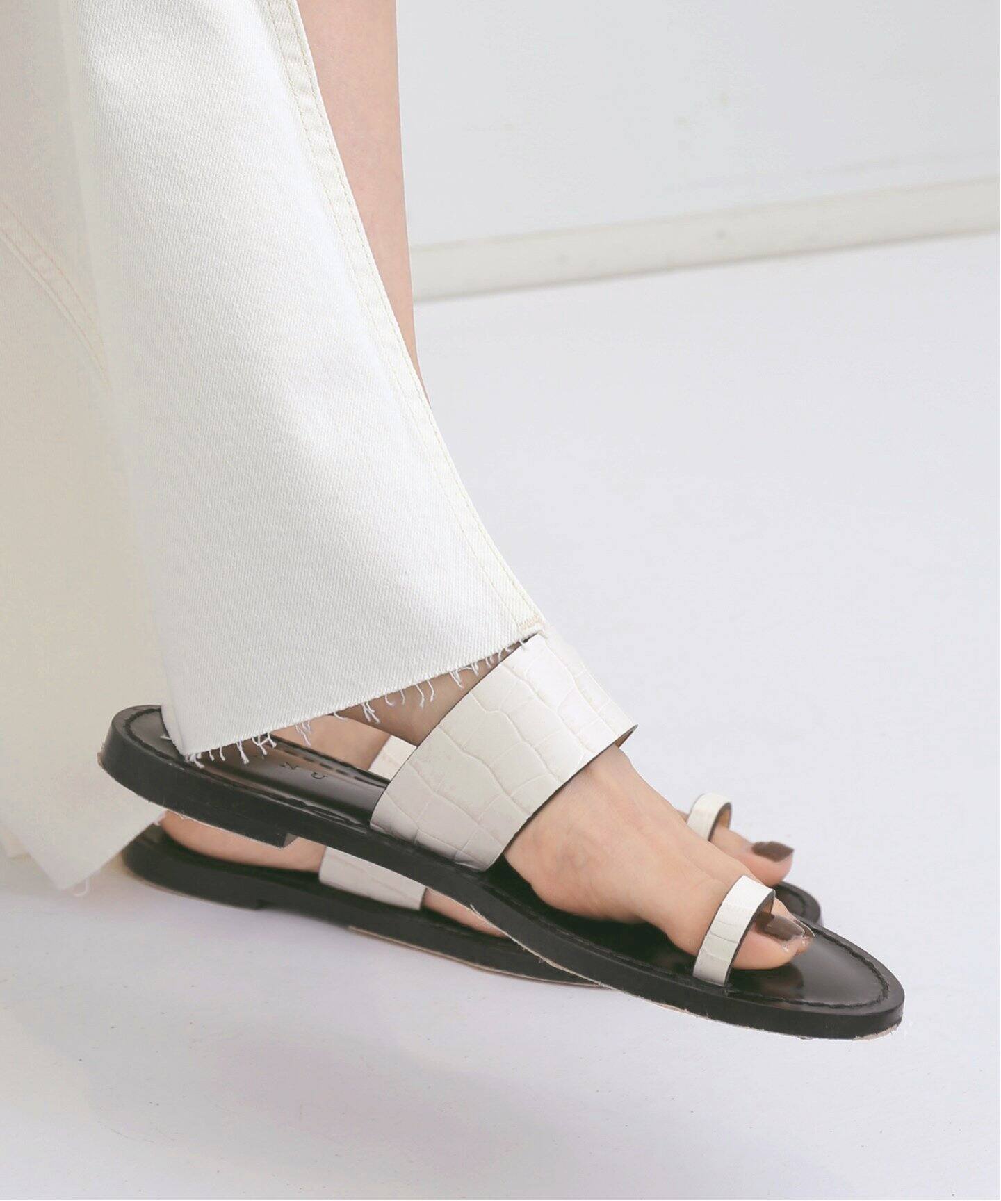 AMANU/アマヌ】 Flat Sandal（サンダル）｜L 