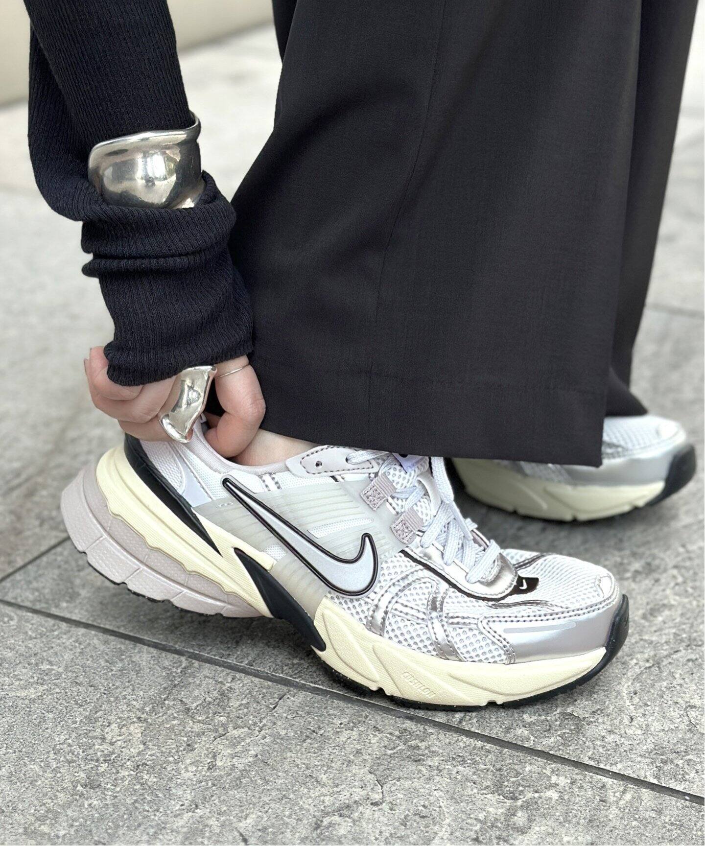 NIKE/ ナイキ】V2K Run(Silver)（その他シューズ）｜AP STUDIO 