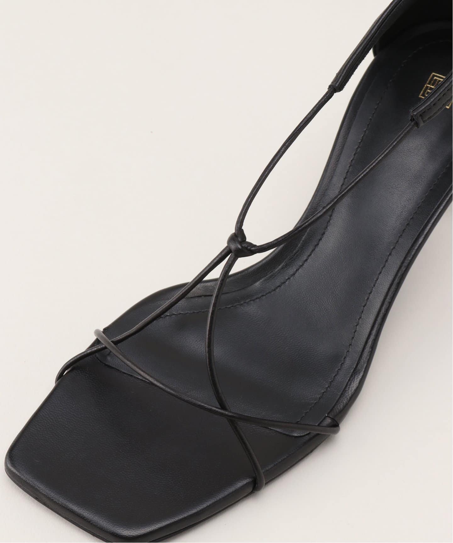 TOTEME/トーテム】The Leather Knot Sandal 5.5cm（サンダル