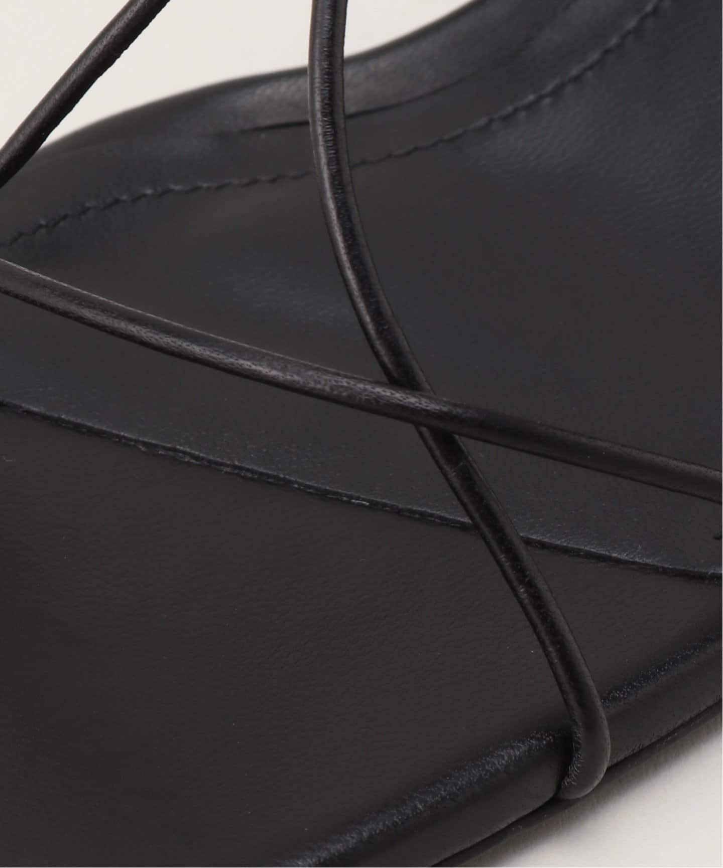 【TOTEME】ザ・ノットのレザー トング サンダル TOTEME/トーテム】The Leather Knot Sandal 5.5cm（サンダル