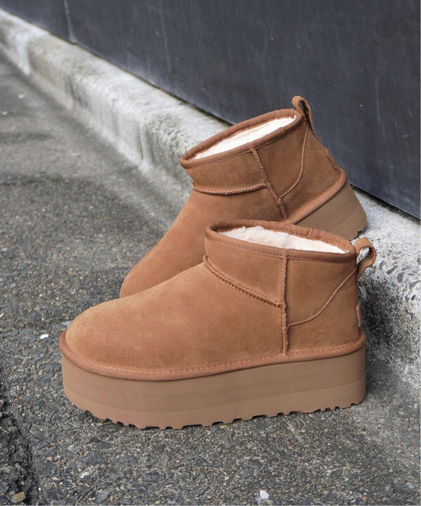 UGG/アグ】W CLASSIC ULTRA MINI PLATFORM（ブーティ・ショートブーツ 