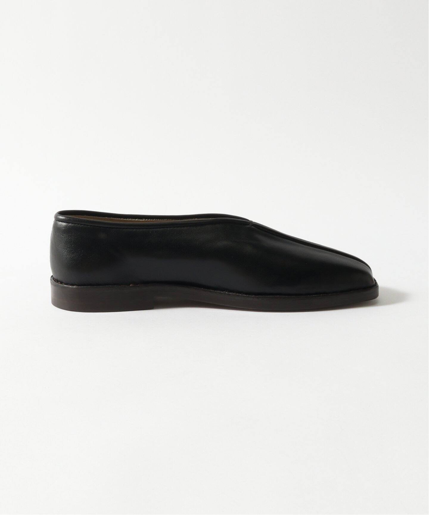 LEMAIRE / ルメール】 FLAT PIPED SLIPPERS（スリッポン）｜UNFOLLOW 