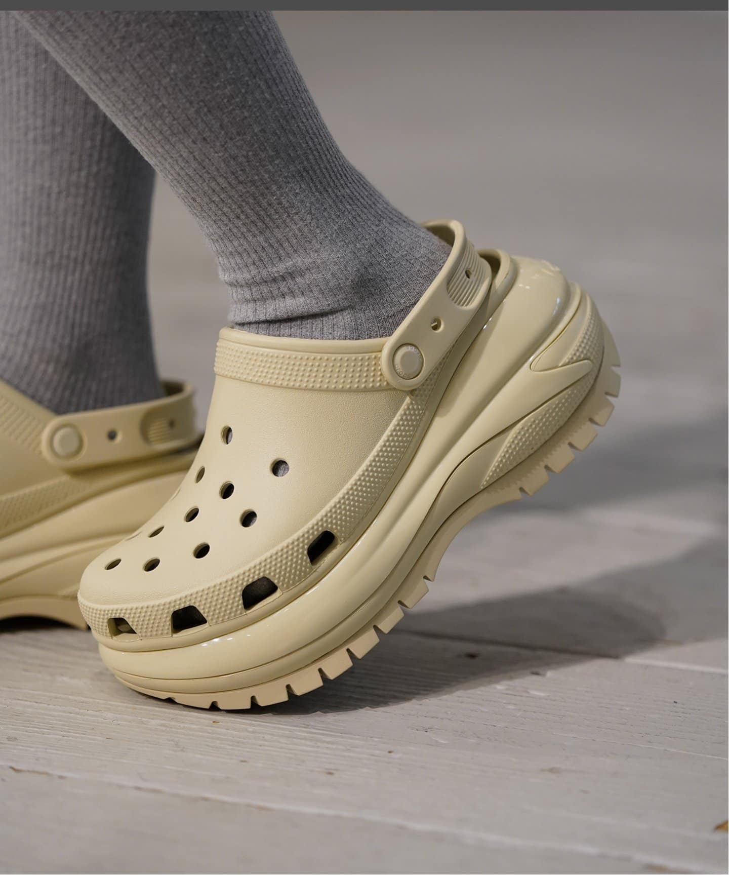 Crocs/クロックス】 MEGA CRUSH CLOG（その他シューズ）｜JOINT
