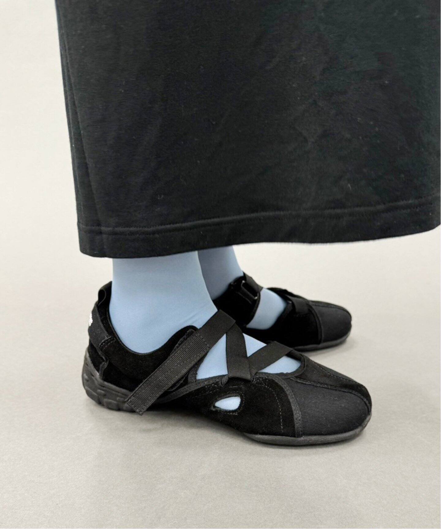Foundry Mews/ファウンドリー ミューズ】別注 canvas shoes silver 