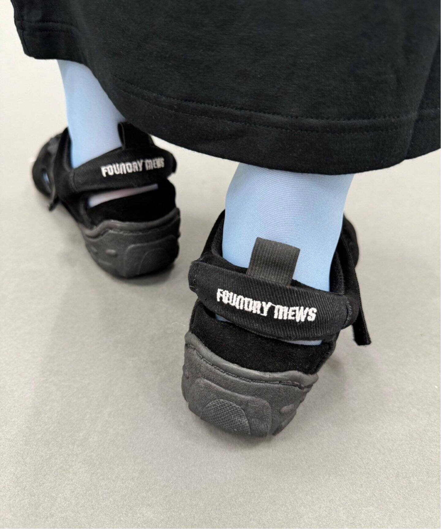 Foundry Mews/ファウンドリー ミューズ】別注 canvas shoes silver 