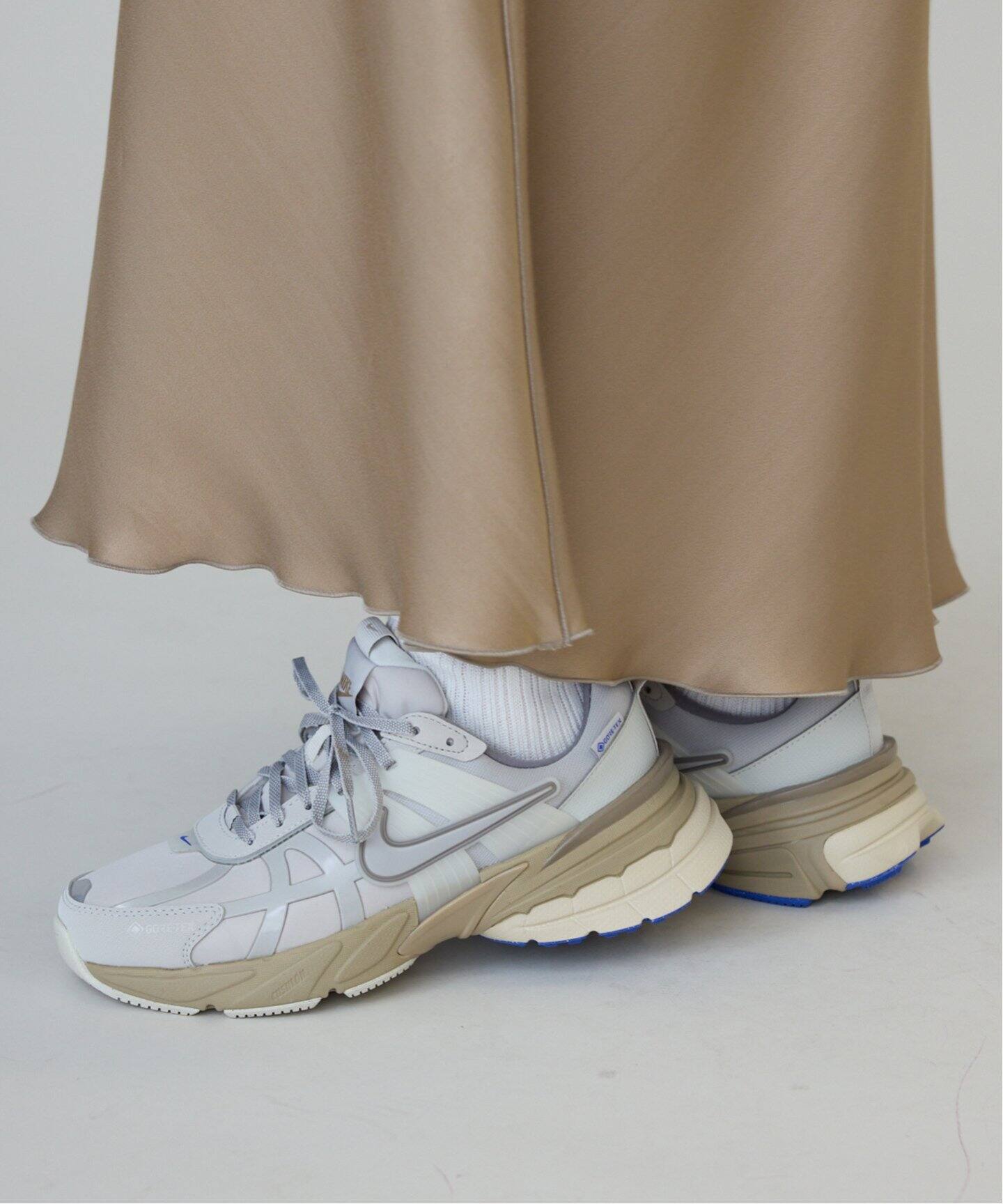NIKE/ナイキ ウィメンズ V2Kラン ゴアテックス FZ2622-002（スニーカー 