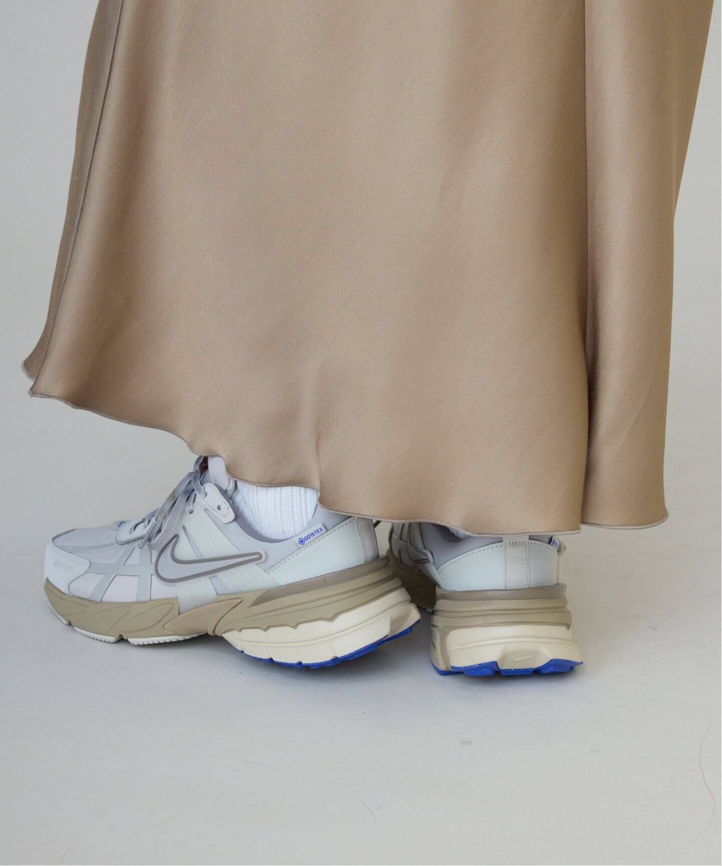 NIKE/ナイキ ウィメンズ V2Kラン ゴアテックス FZ2622-002（スニーカー 