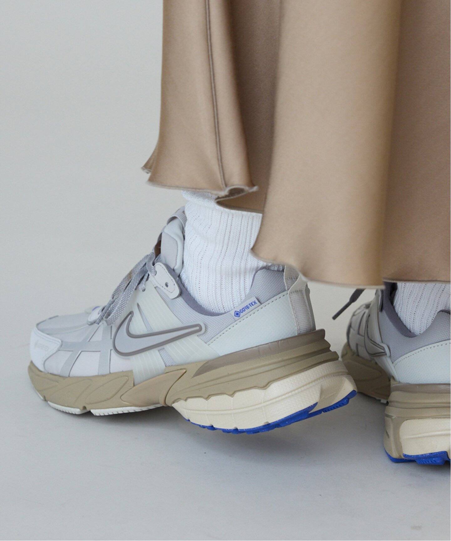 NIKE/ナイキ ウィメンズ V2Kラン ゴアテックス FZ2622-002（スニーカー 