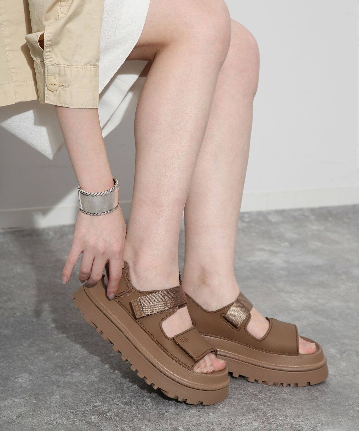 UGG/アグ】GoldenGlow Sandal（サンダル）｜SLOBE IENA（スローブ 