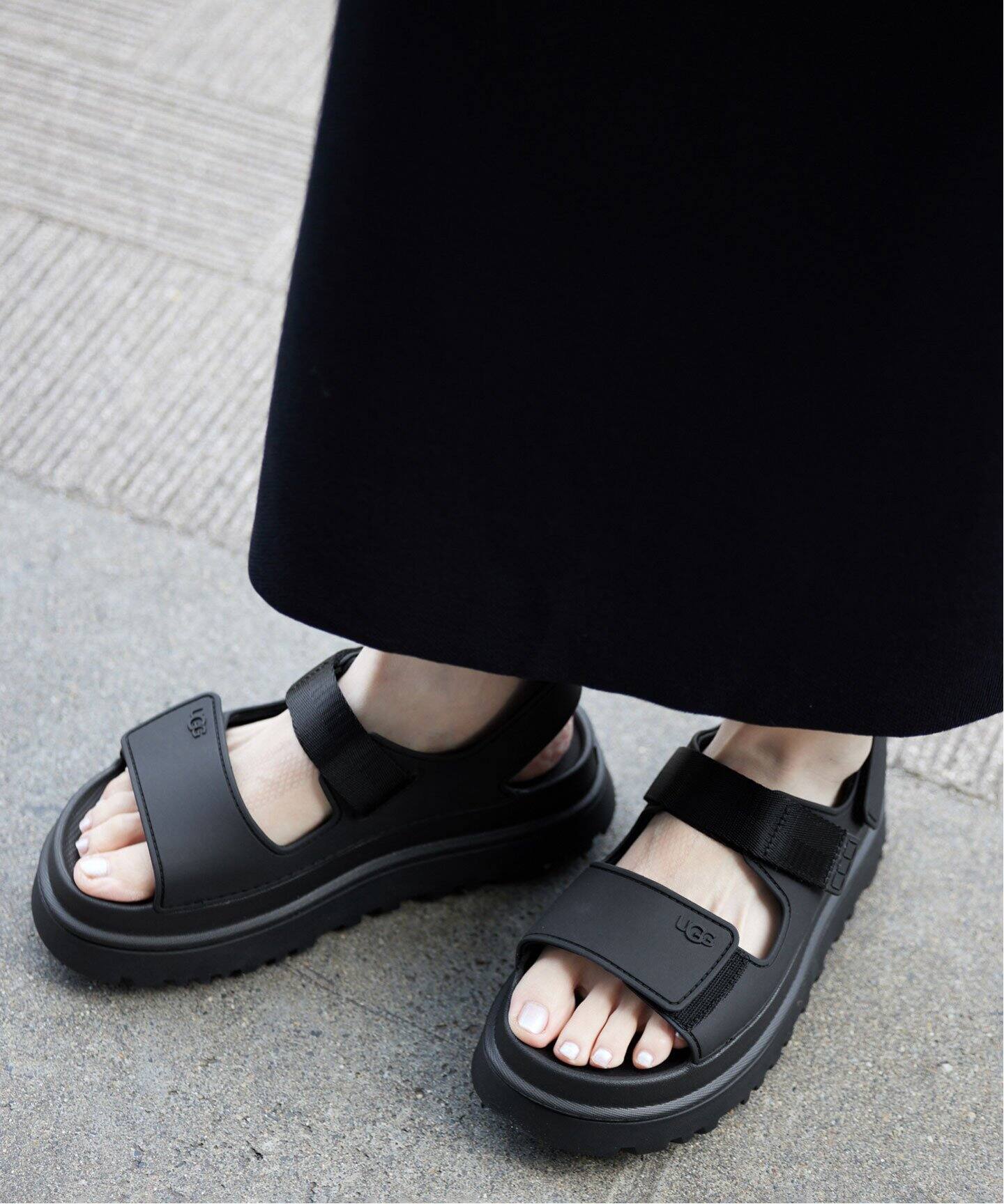 WEB限定/追加》 UGG/アグ GoldenGlow Sandal 1152685-BLK（サンダル  