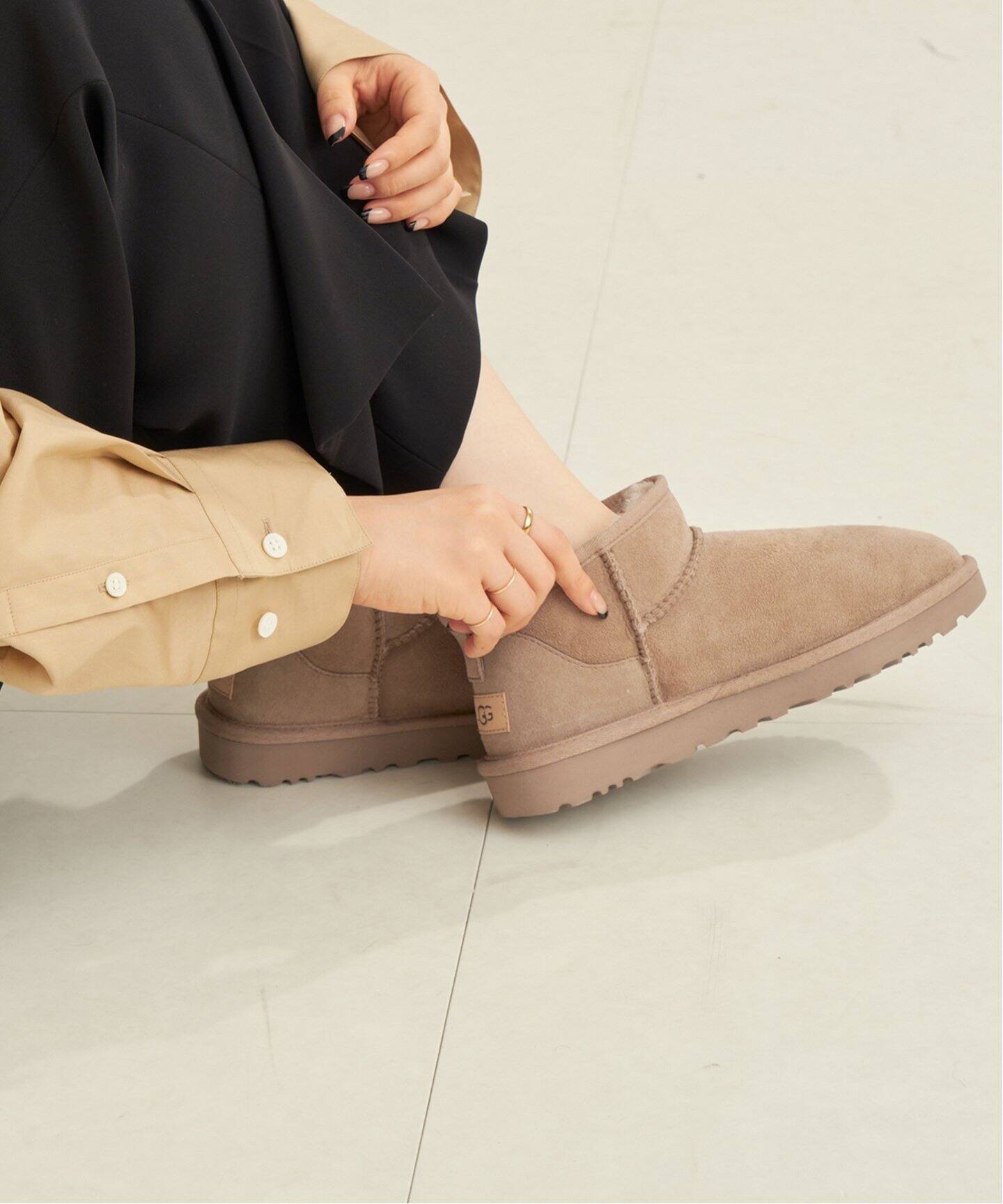 UGG/アグ 別注 CLASSIC ULTRA MINI ブーツ（ブーティ・ショートブーツ 