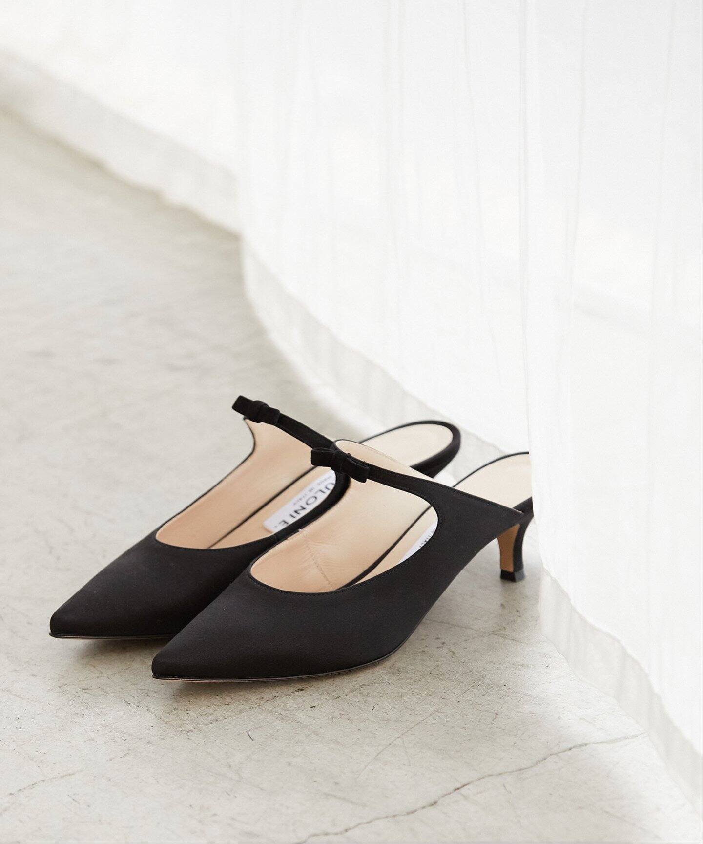 NEBULONI E./ネブローニ】ポインテッドリボンミュール AGU（サンダル  