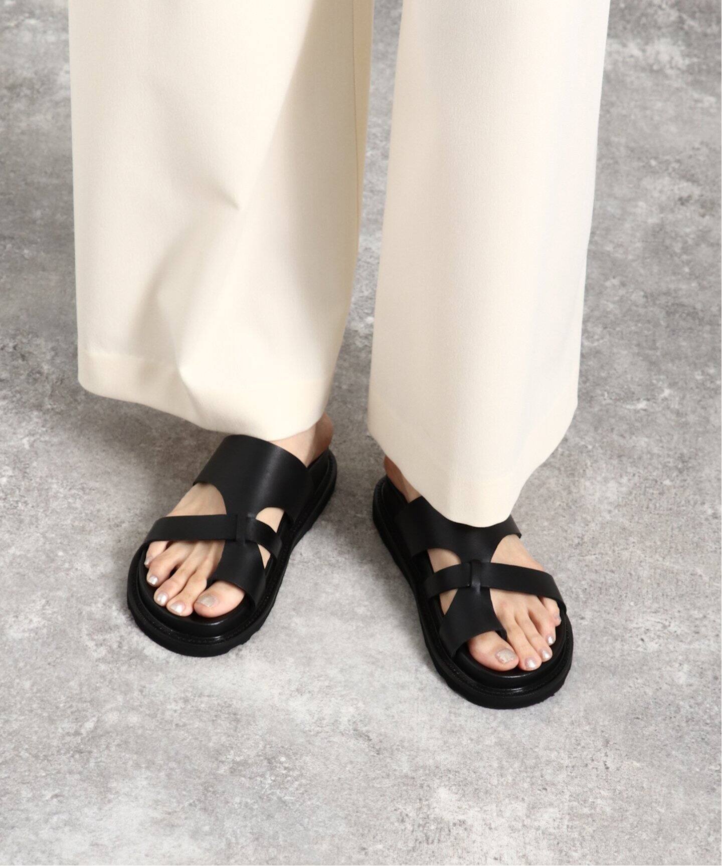 CAMINANDO/カミナンド】THUMB LOOP SLIDES：サンダル（サンダル 