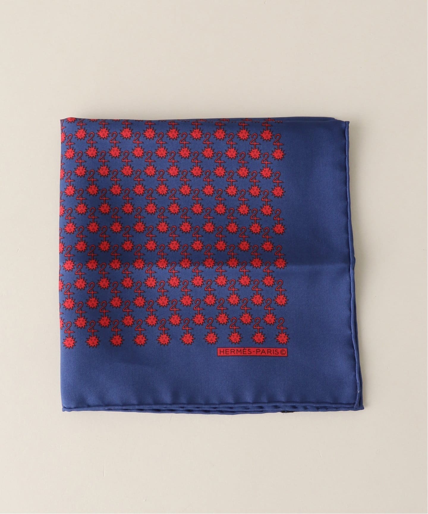 エルメスHERMES ネイビー タオル カレ・タオル 《ステアーズ