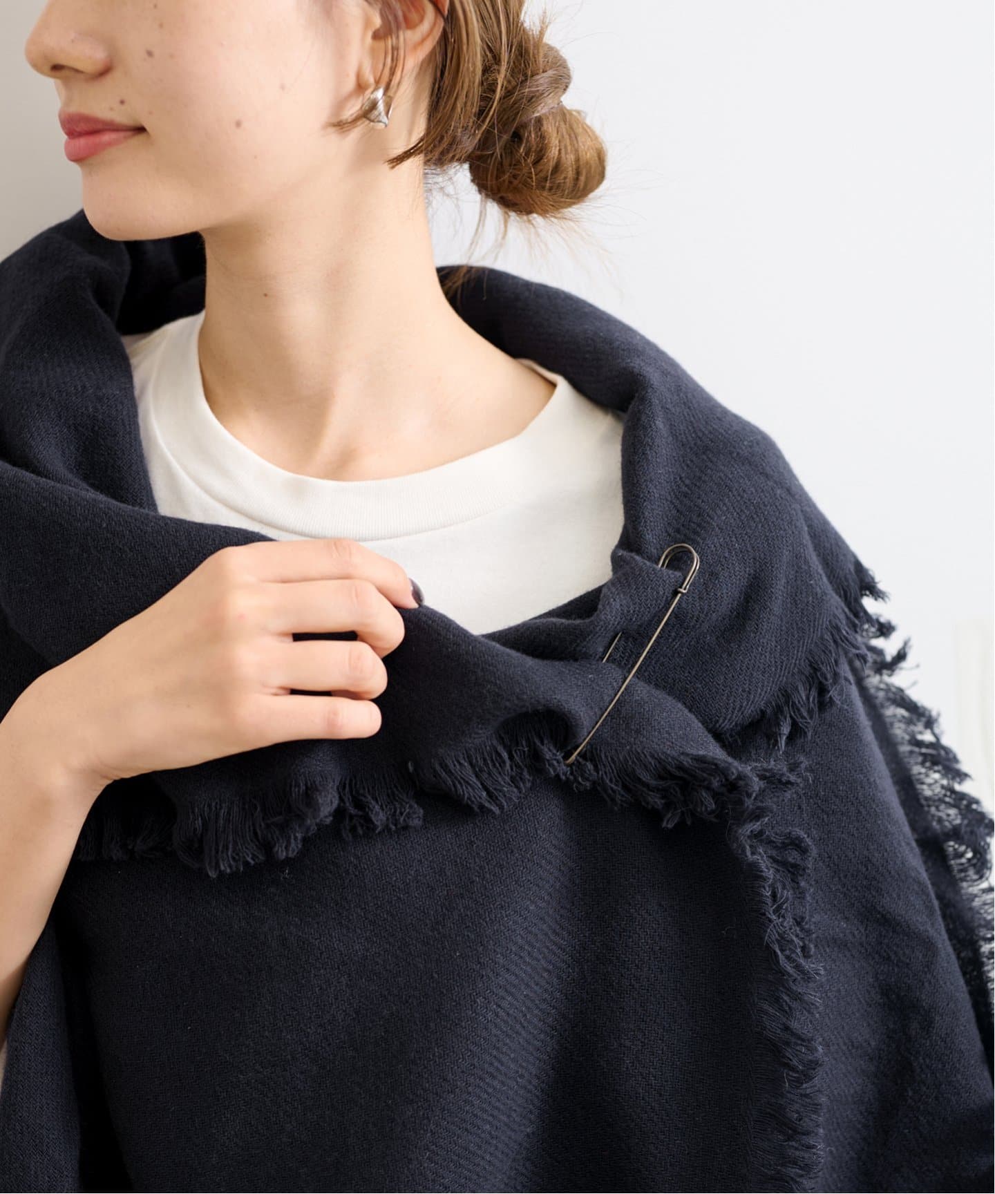 美品　THROW ラミ―100％ストール　ビッグショール　スロー　107 美品 THROW ラミ―100％ストール ビッグショール スロー 107