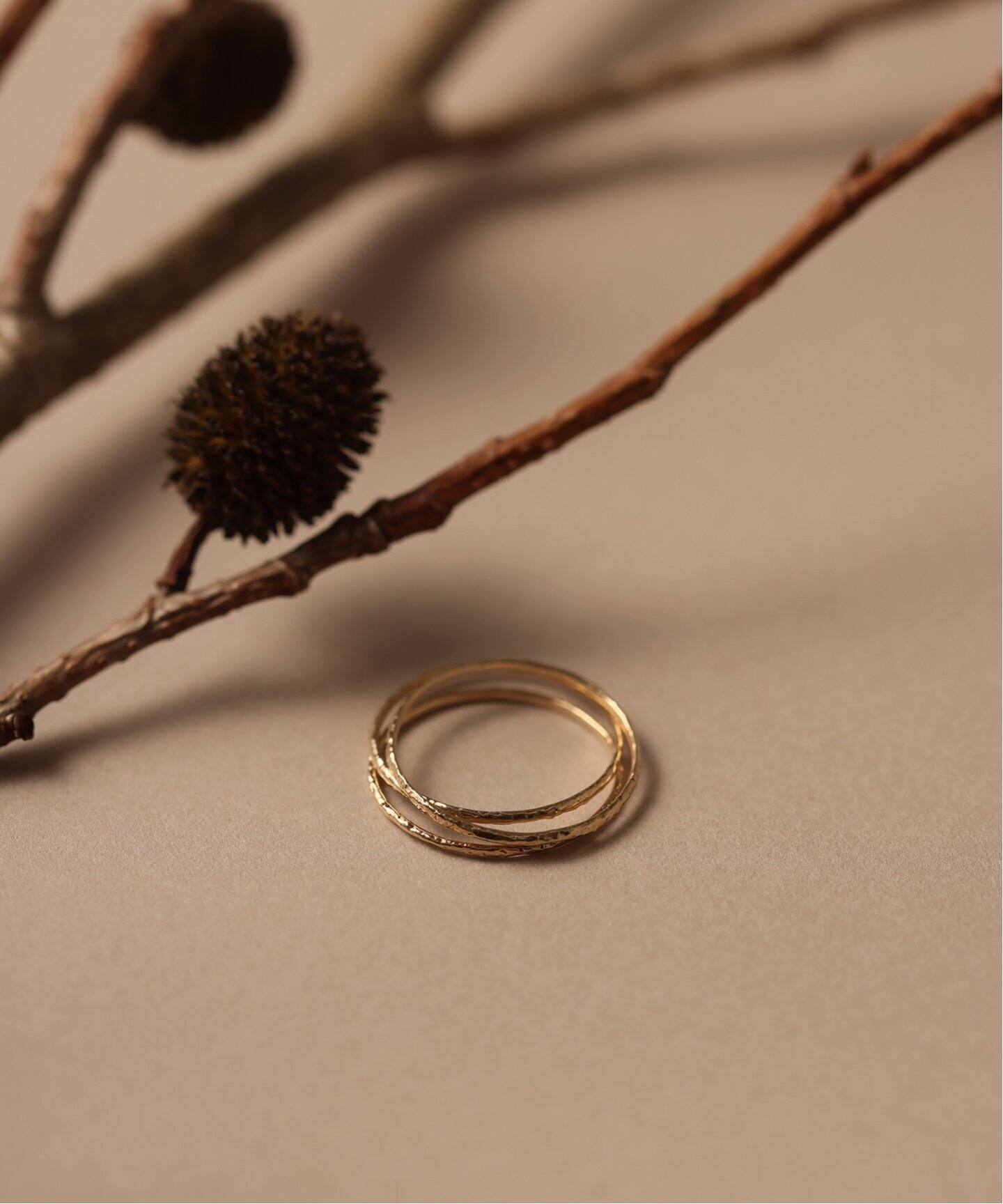 テクスチャー3本リング K10（リング）｜Lilas（リラ）の通販  