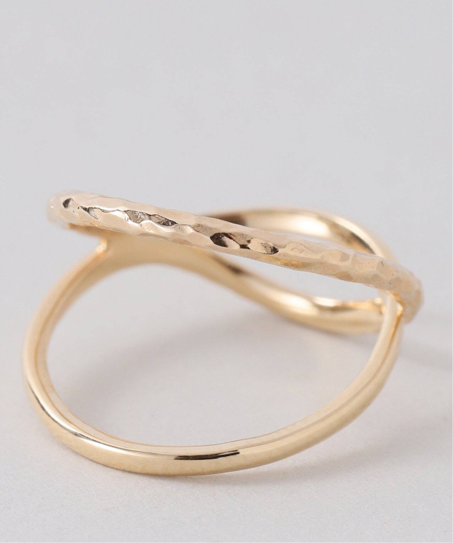 クロスラインピンキーリング K10（リング）｜Lilas（リラ）の通販  