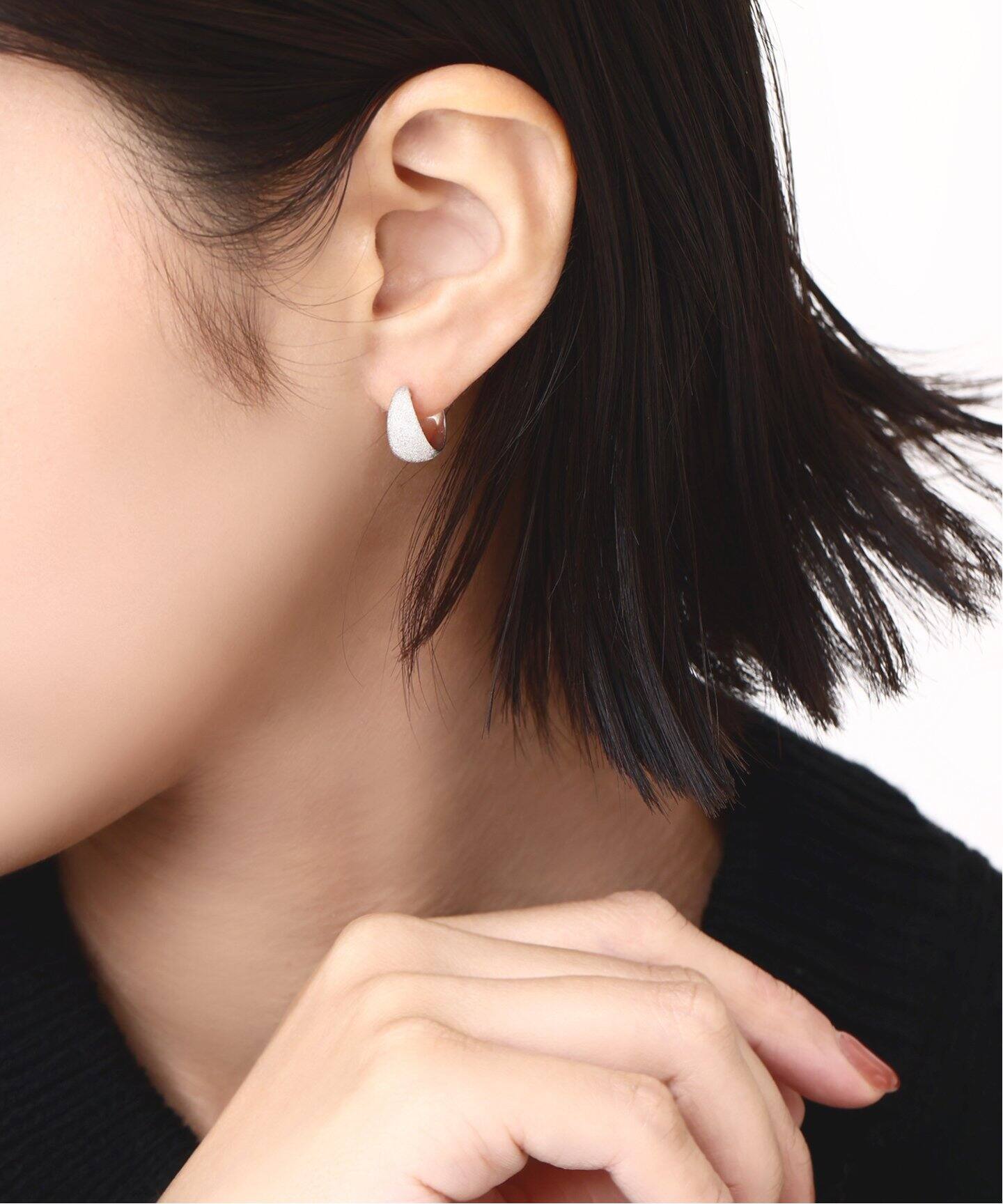 三日月ダイヤポイトフープピアスWG K10(両耳)（ピアス（両耳用 