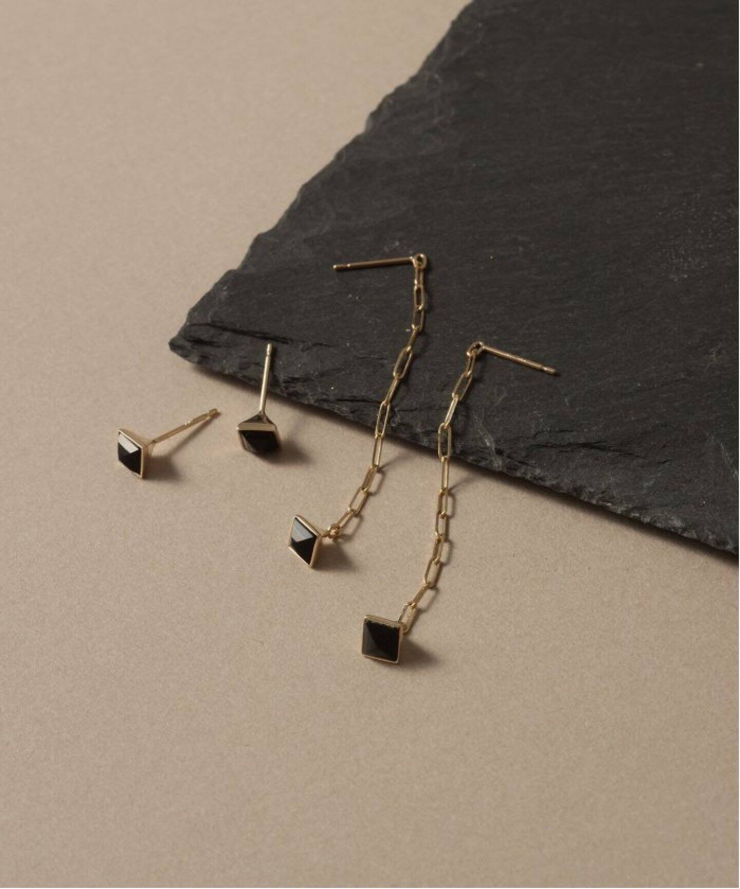 追加》オニキスピラミッドモチーフ4mmピアス K10（両耳）（ピアス（両  