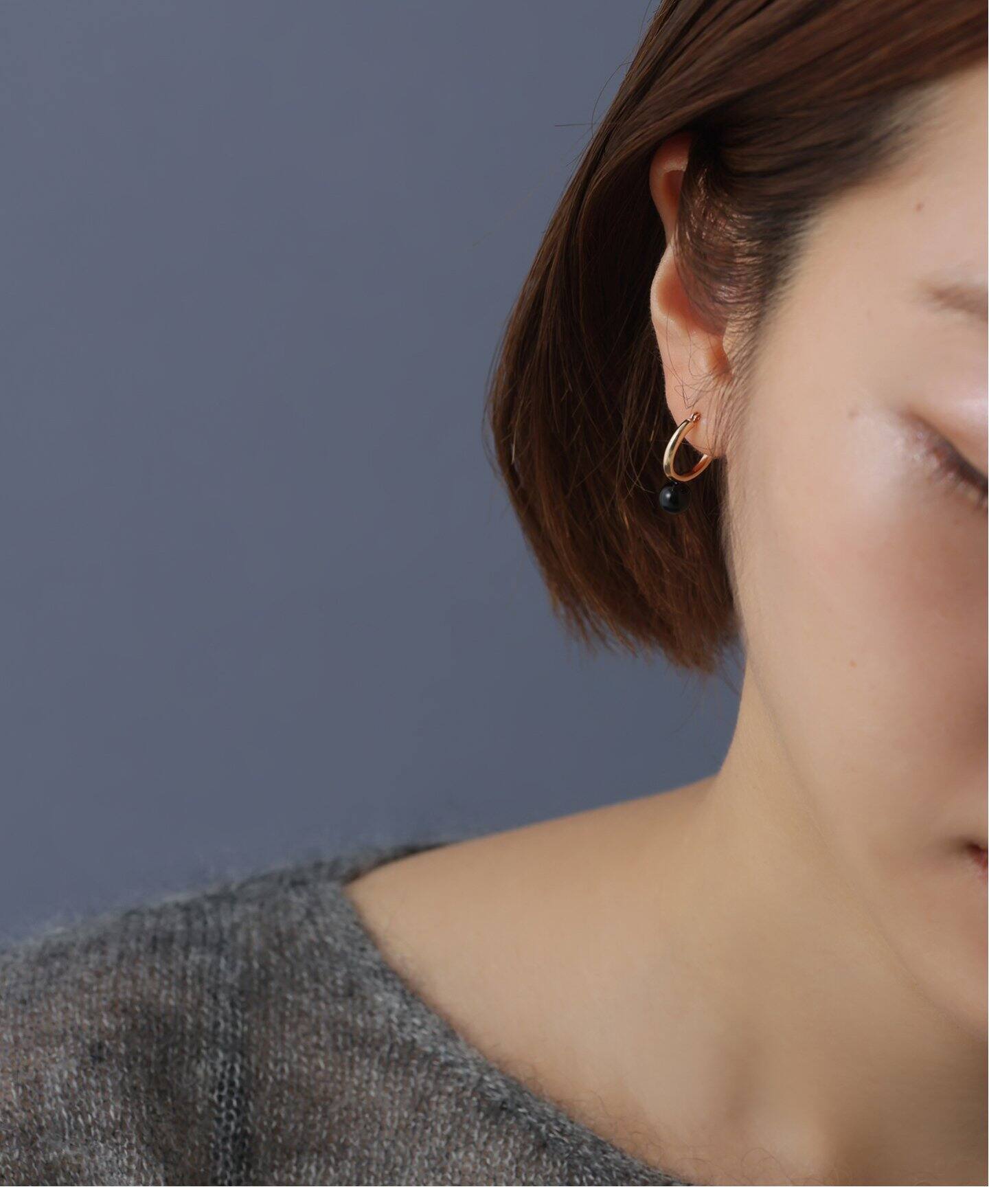 WEB限定》オニキスフープピアスM K10（両耳）（ピアス（両耳用