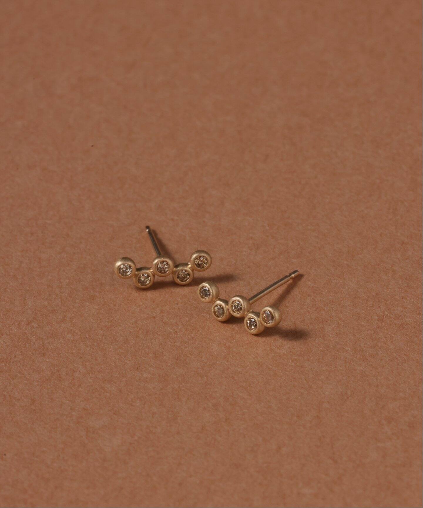 ブラウンダイヤウェーブピアス K10（両耳）（ピアス（両耳用 