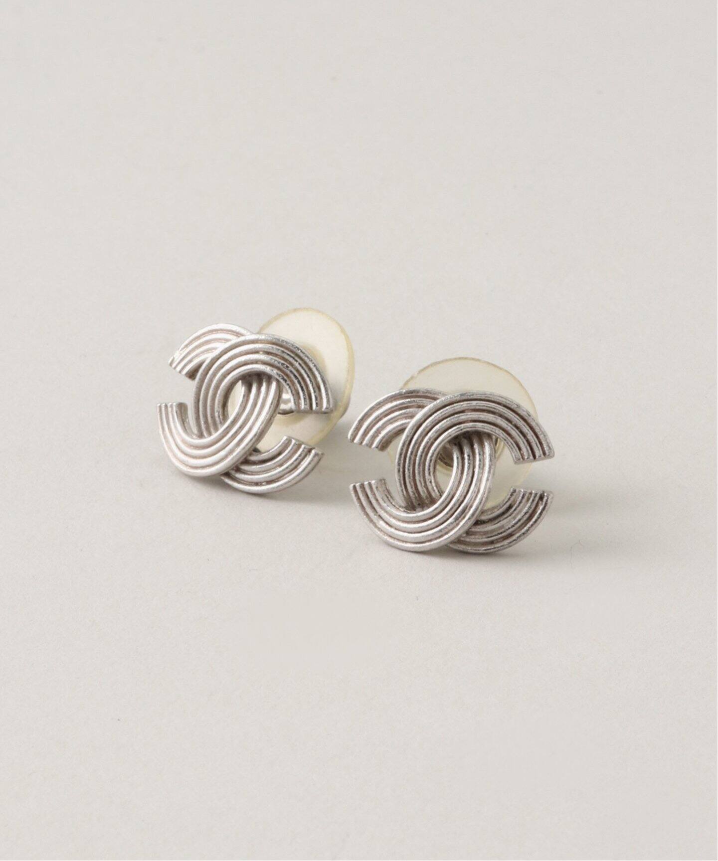 VINTAGE CHANEL/シャネル】 pierce logo(両耳)（ピアス（両耳用 