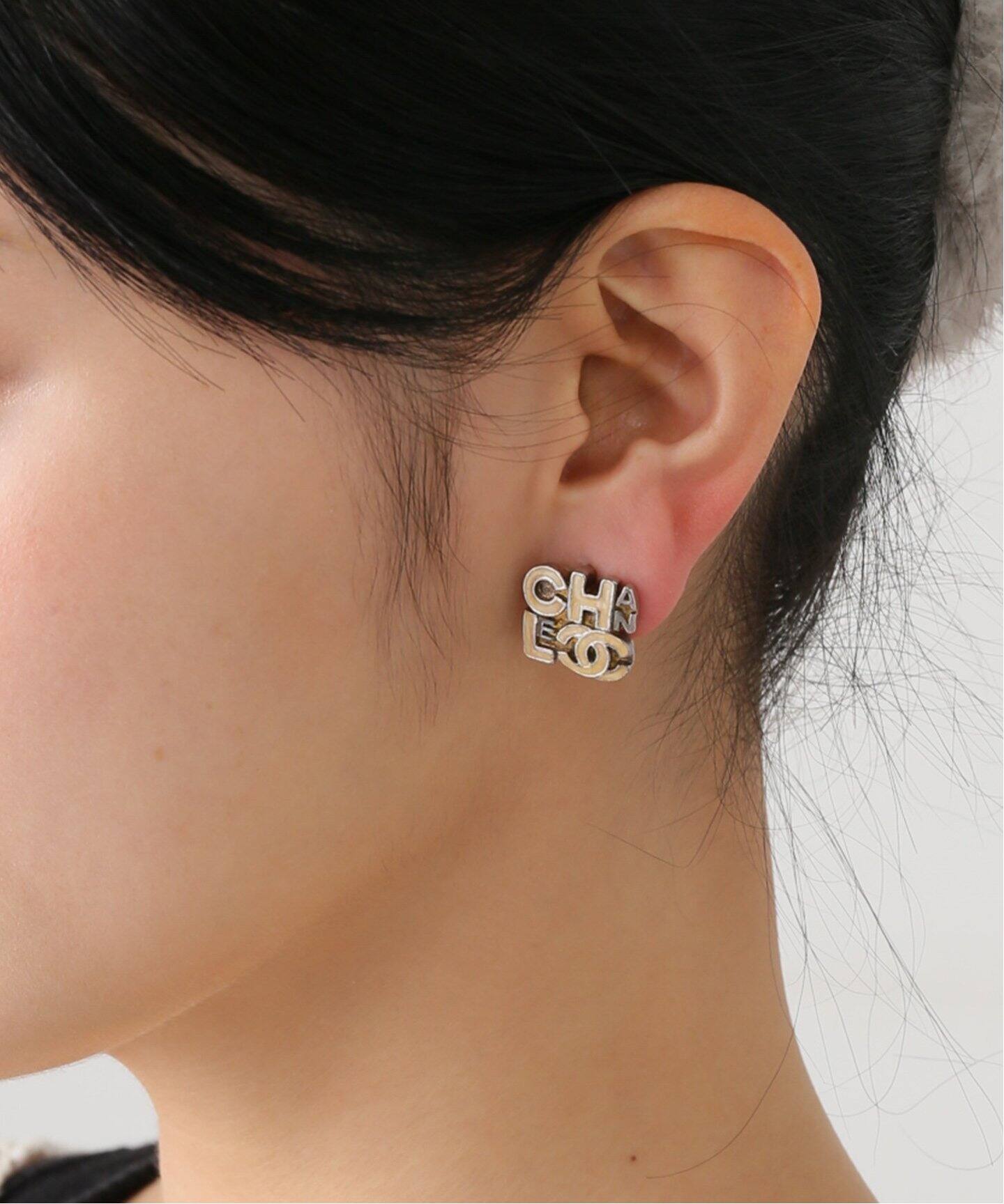 VINTAGE CHANEL/シャネル】 earring name logo (両耳)（イヤリング 
