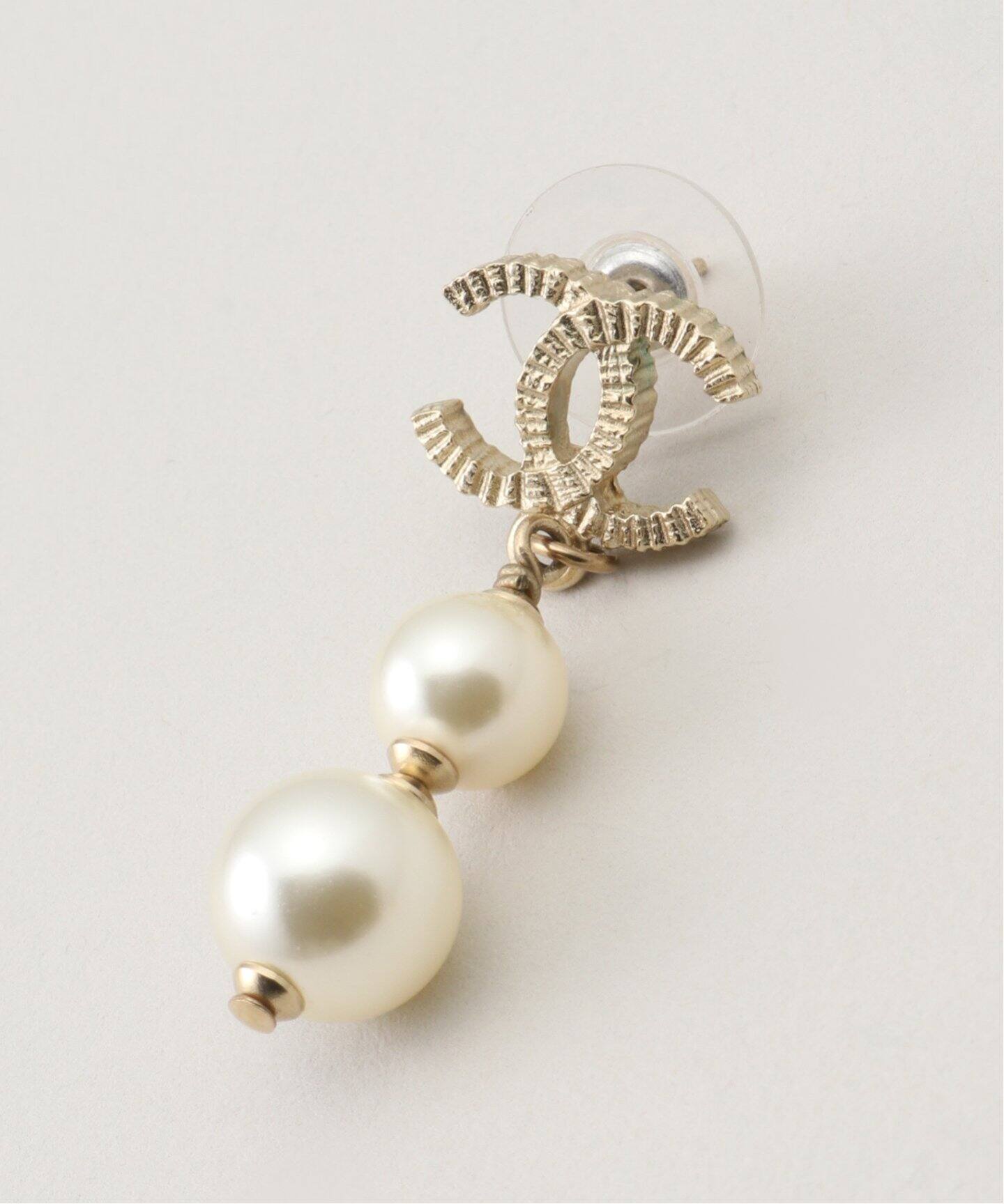 VINTAGE CHANEL/シャネル】pierce logo 2pearl (両耳)（ピアス（両耳用 