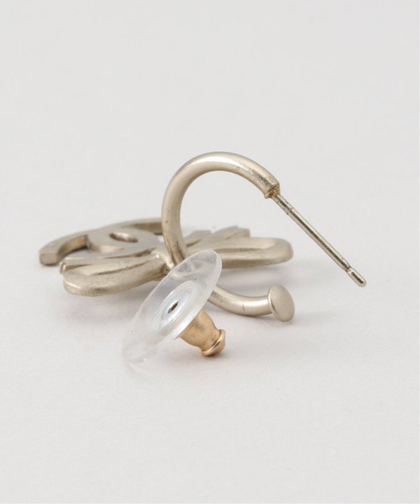 VINTAGE CHANEL/シャネル】Pierce hoop logo ribbon(両耳)（ピアス（両 