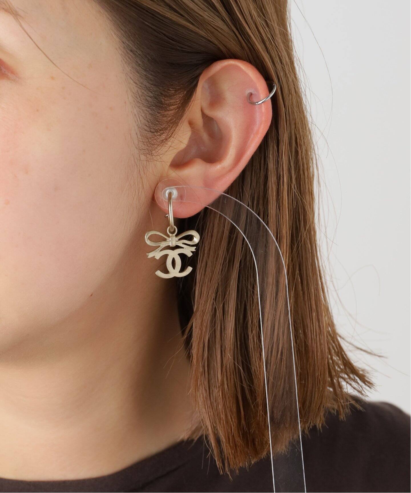 VINTAGE CHANEL/シャネル】Pierce hoop logo ribbon(両耳)（ピアス（両 