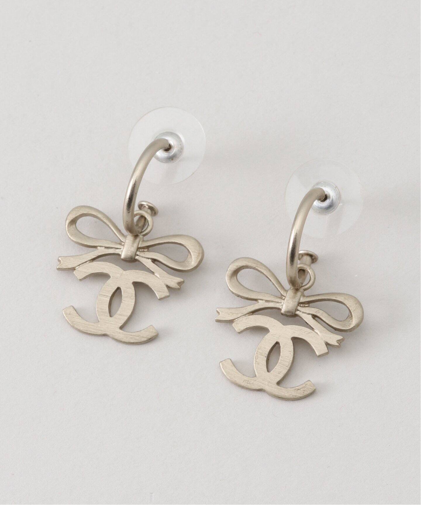 VINTAGE CHANEL/シャネル】Pierce hoop logo ribbon(両耳)（ピアス（両 