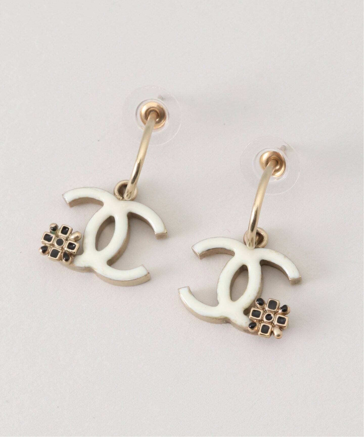 VINTAGE CHANEL/シャネル】Pierce hoop logo flower(両耳)（ピアス（両  