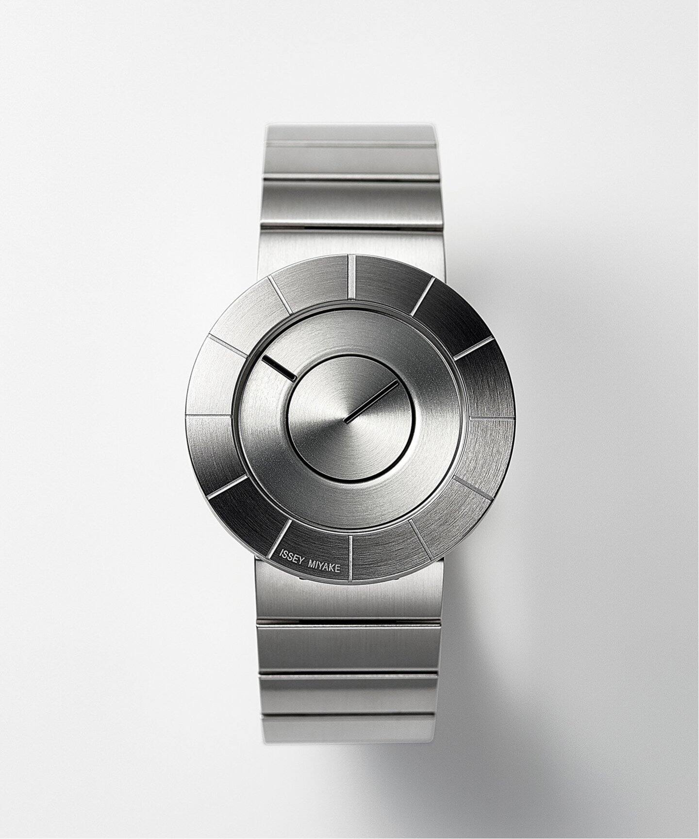 Web限定》【ISSEY MIYAKE / イッセイミヤケ】TO NYON001 Silver（新品 