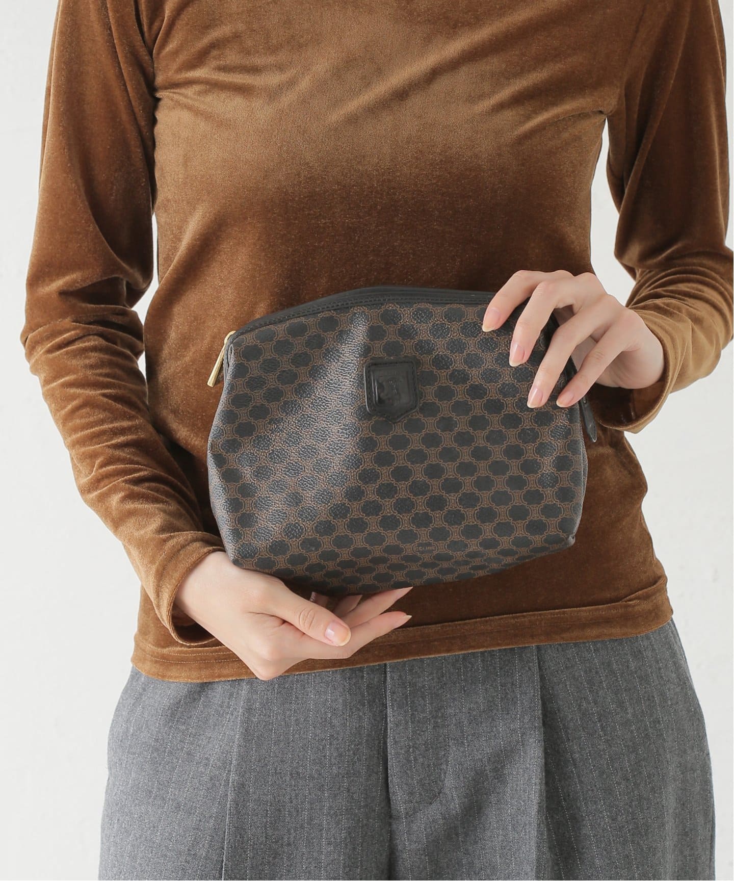 再入荷商品 CELINE / セリーヌ】Macadam pouch（ポーチ）｜HIROB（ヒロブ バッグ