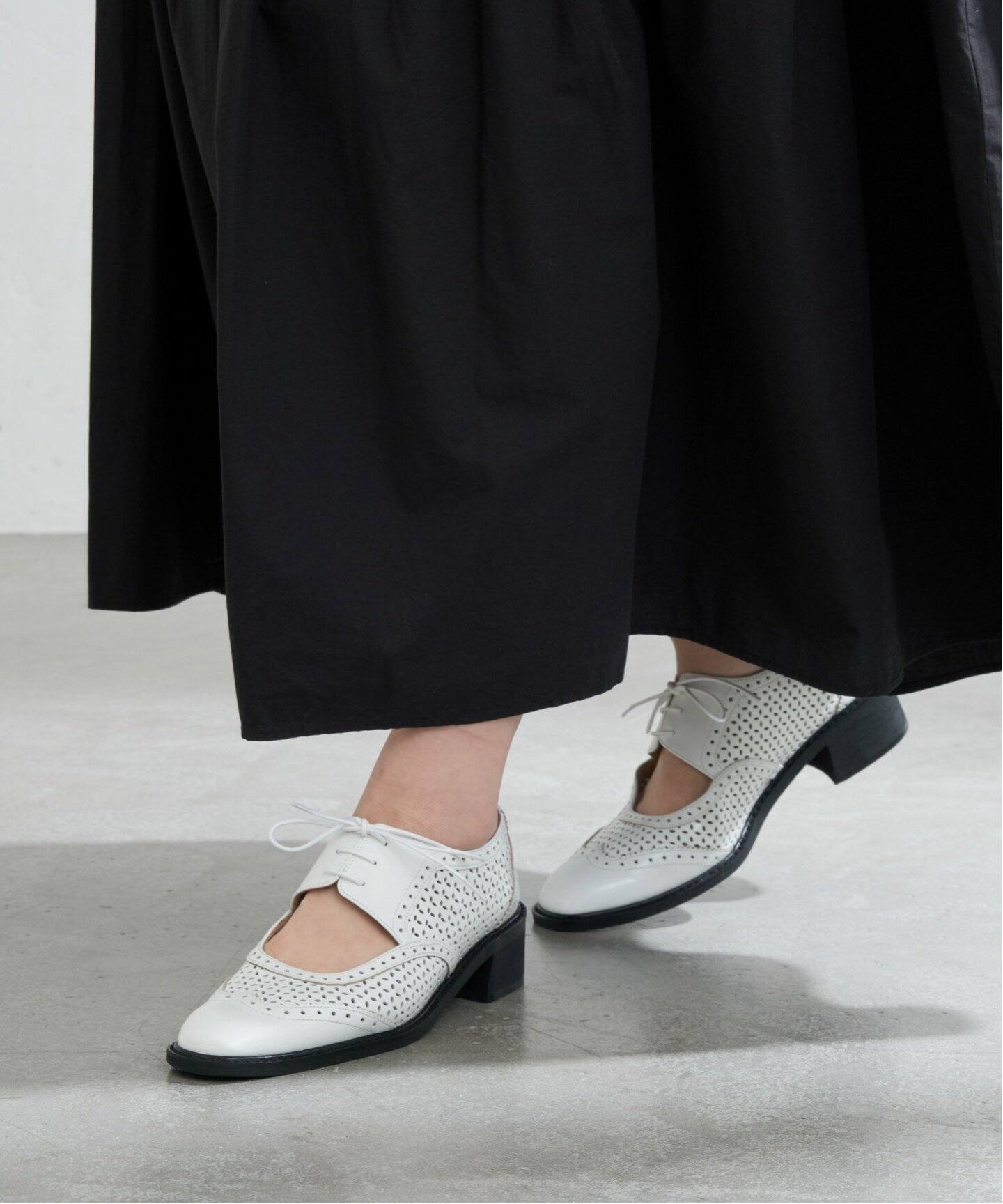 GRISE EMBROIDERY レースアップ（フラットシューズ）｜LE TALON