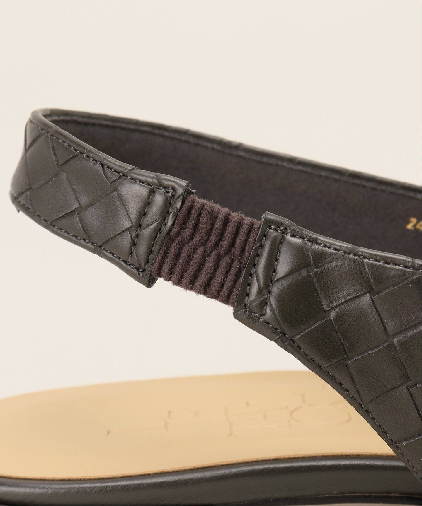 ポインテッドエンボススリングバック（フラットシューズ）｜LE TALON