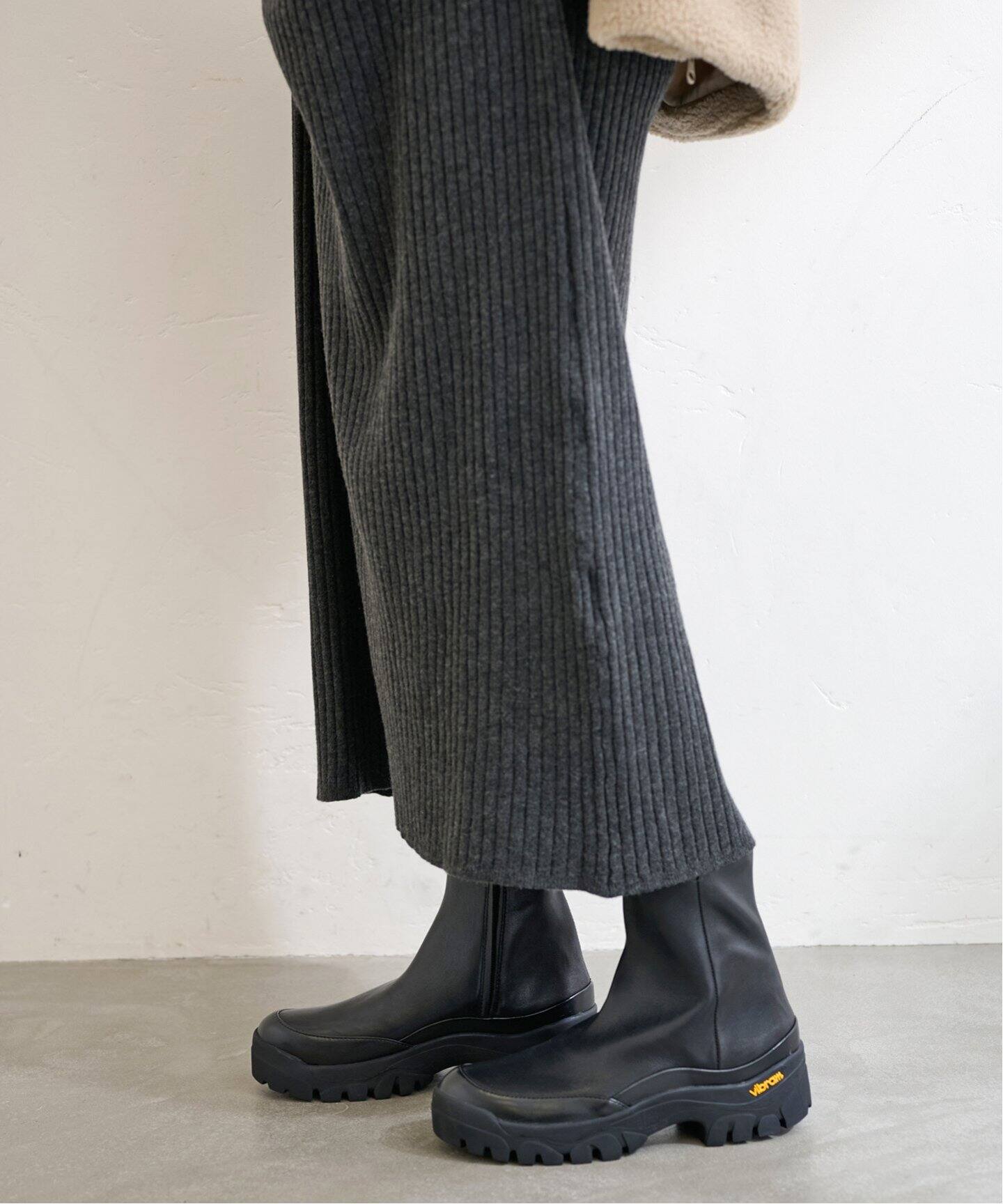 レザーVIBRAMソフトフィットショートブーツ（ブーティ・ショートブーツ 