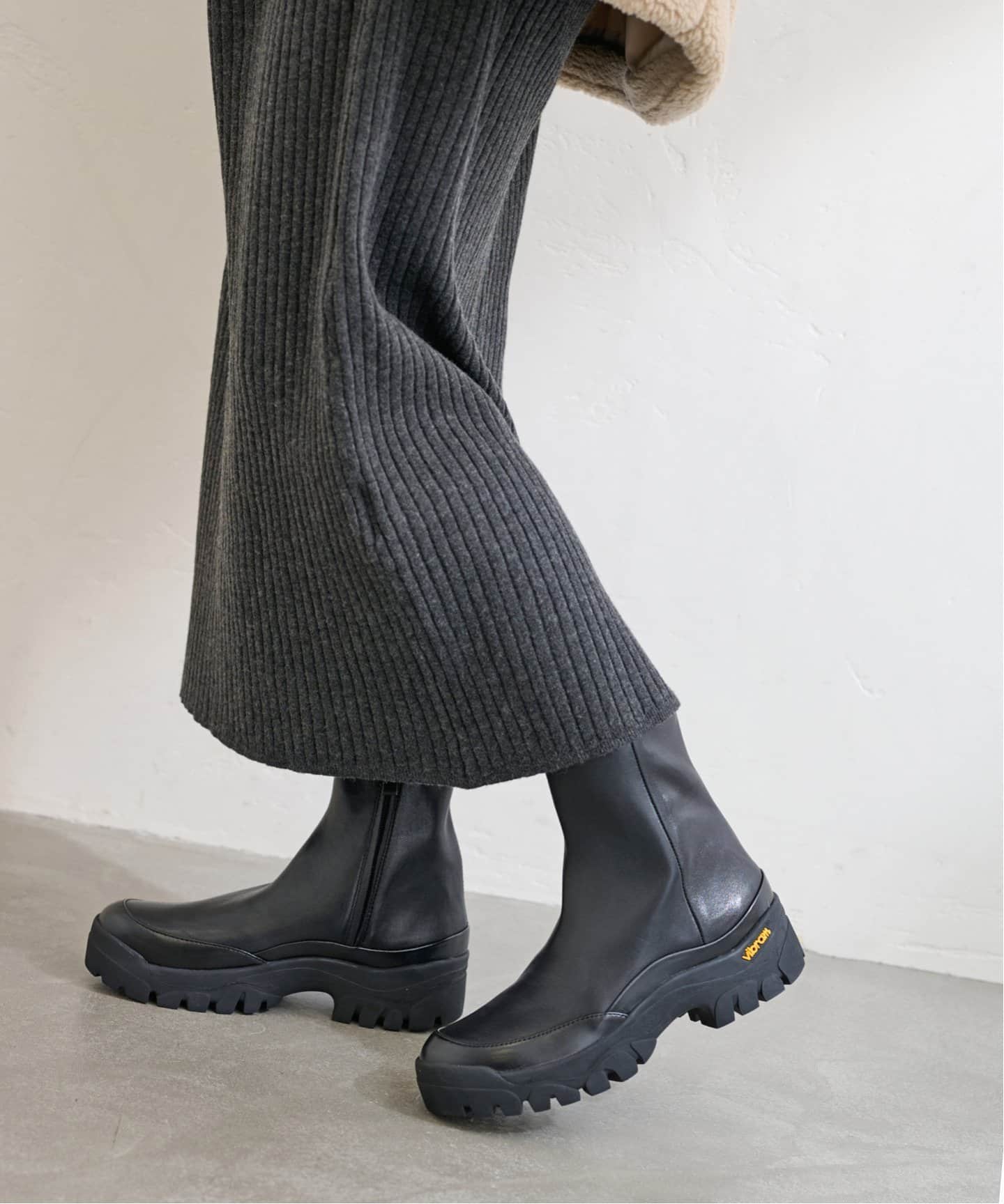 レザーVIBRAMソフトフィットショートブーツ（ブーティ・ショート