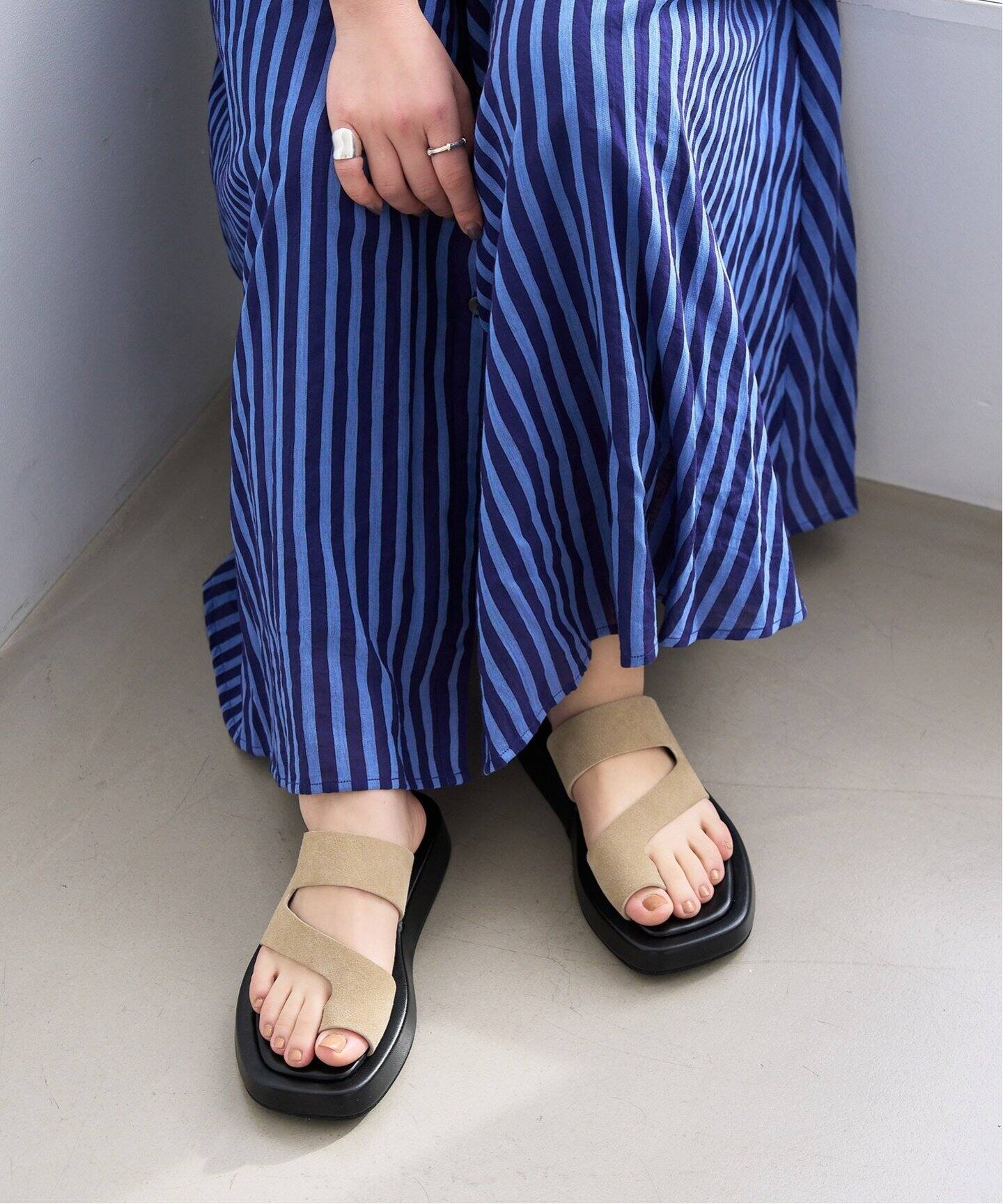 アパルトモン購入 ザ ロウ 23SS AVERY レザートングサンダル（美品  