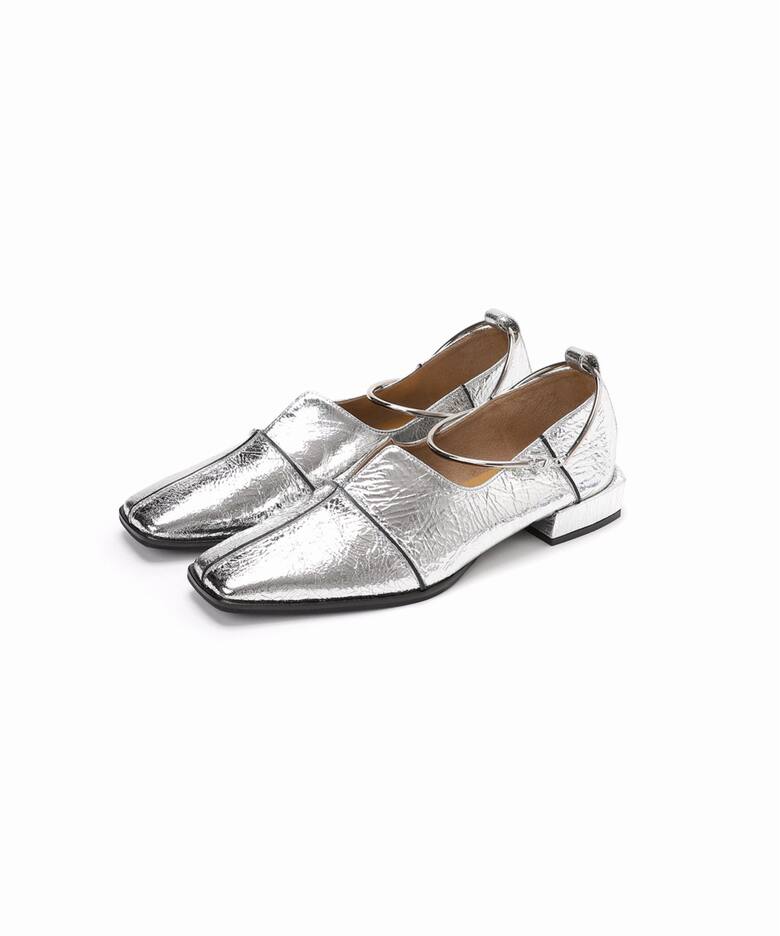 追加》GRISEレザースクエアクロスシームアンクルフラット（フラット  