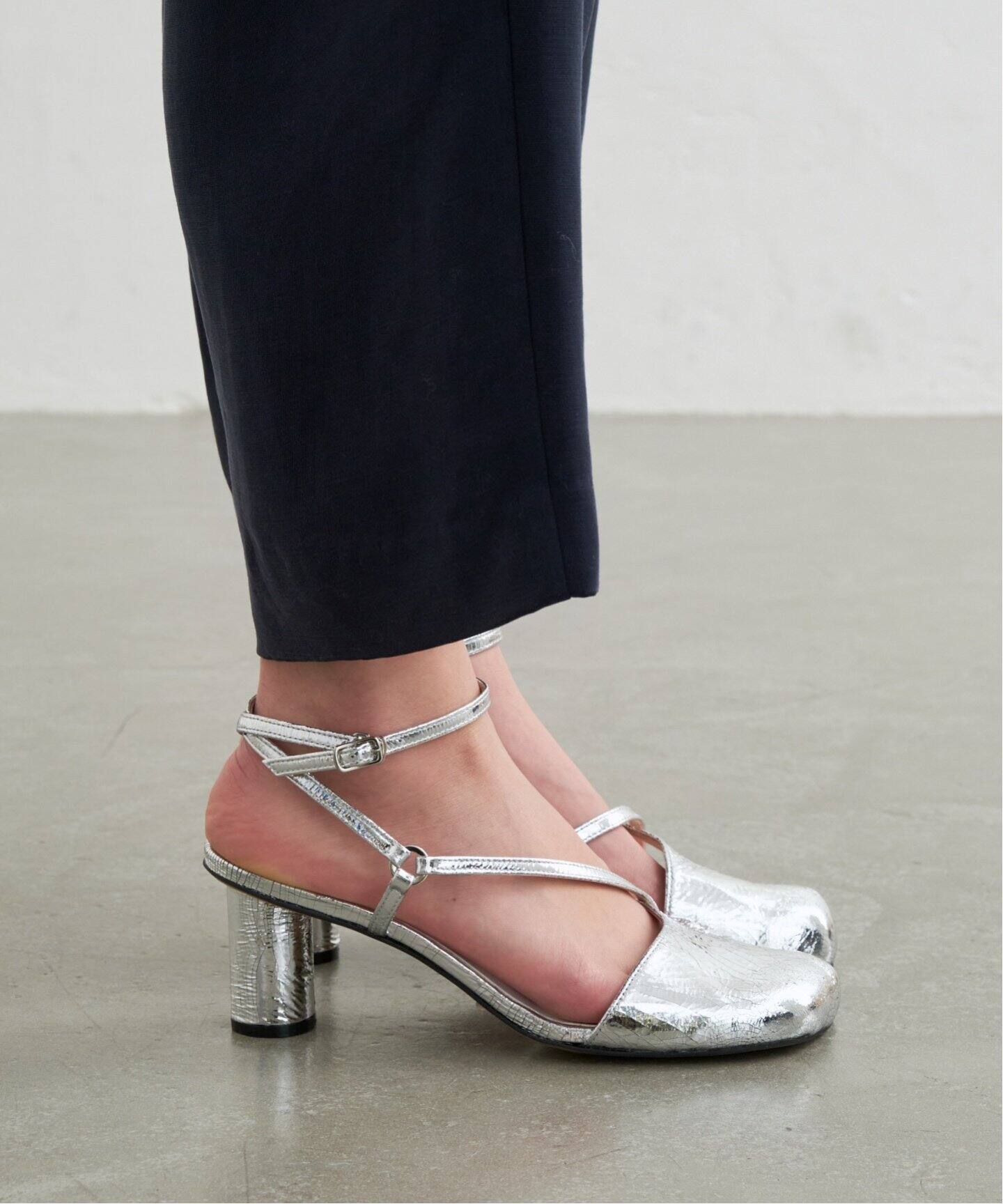 GRISE6cmレザーアシンメトリートング（サンダル）｜LE TALON（ル