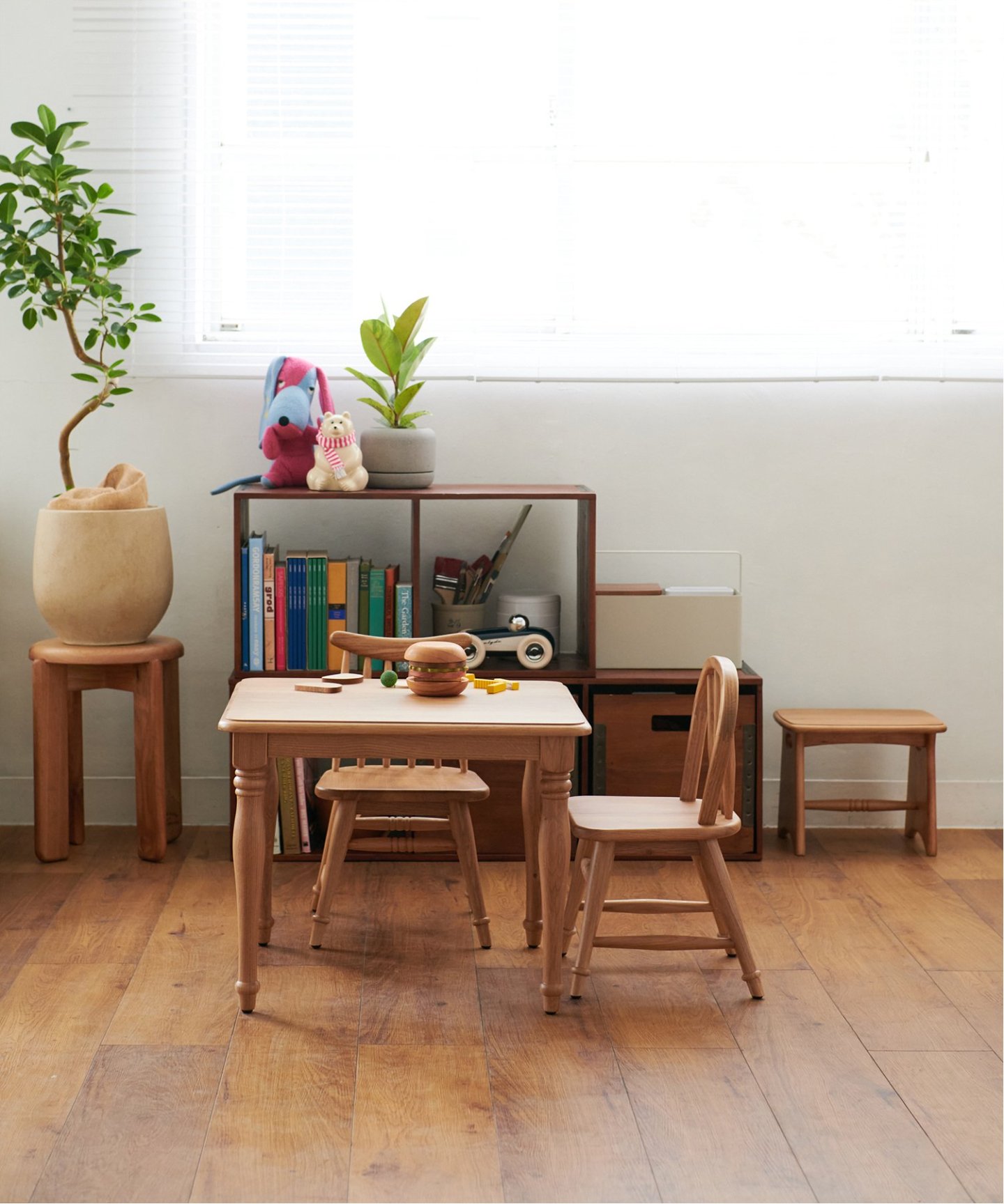 ADEL Tiny Step Stool アデル ステップ スツール(チェア)|ACME Furniture(アクメ ファニチャー)の通販 ...