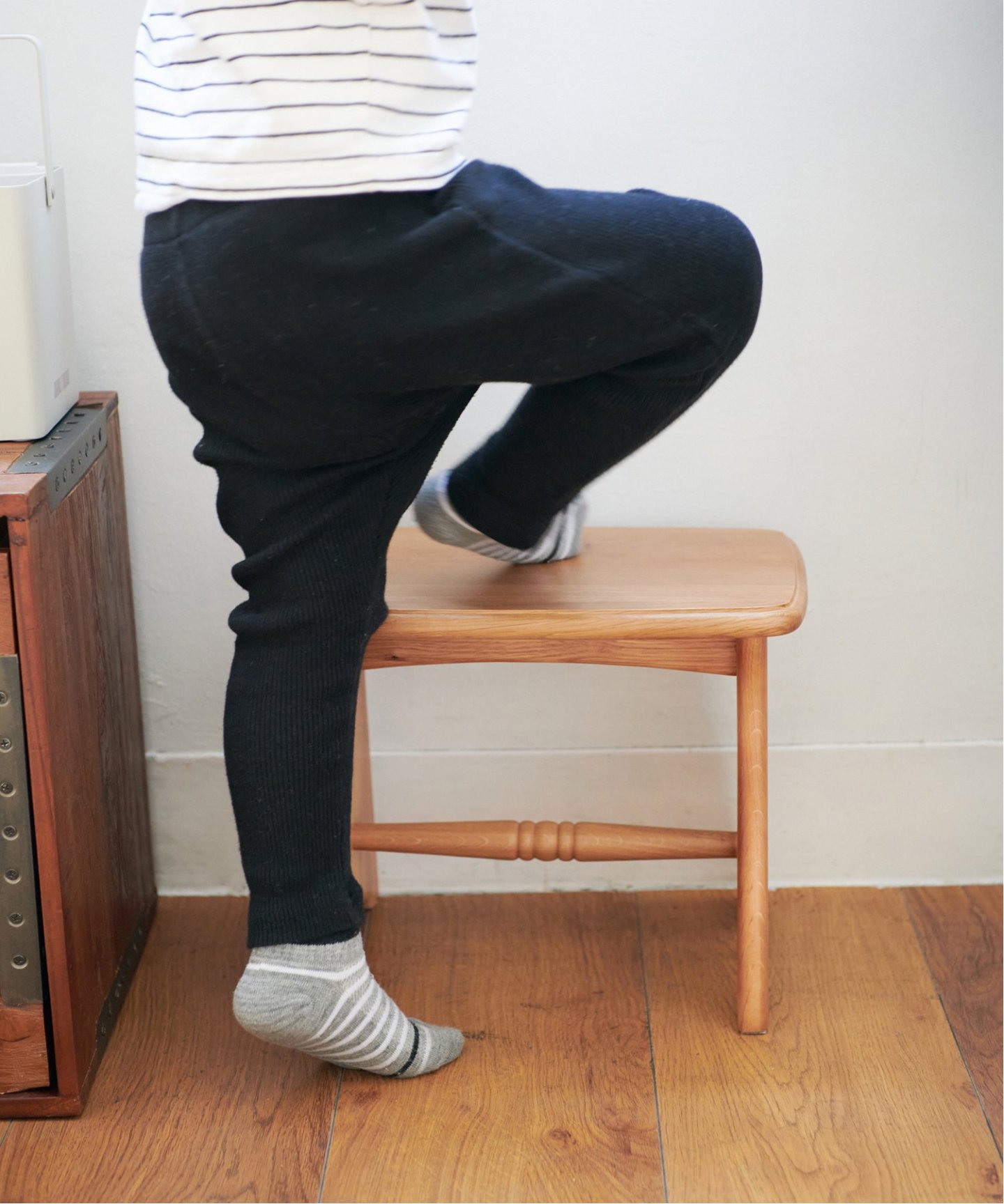 ADEL Tiny Step Stool アデル ステップ スツール(チェア)|ACME Furniture(アクメ ファニチャー)の通販 ...