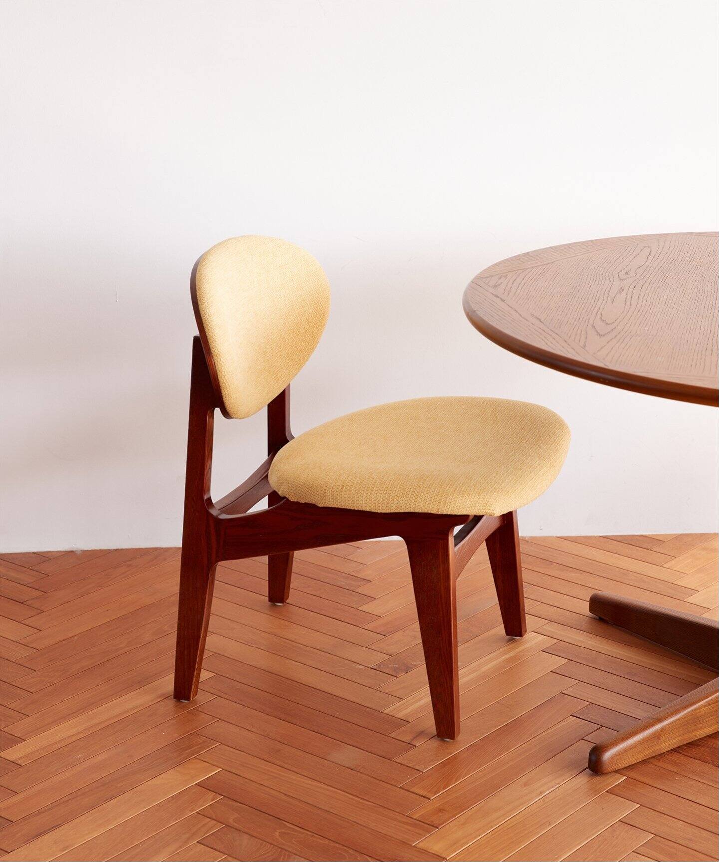 大型商品》TRESTLES LOUNGE CHAIR(Y) トラッセルラウンジチェア