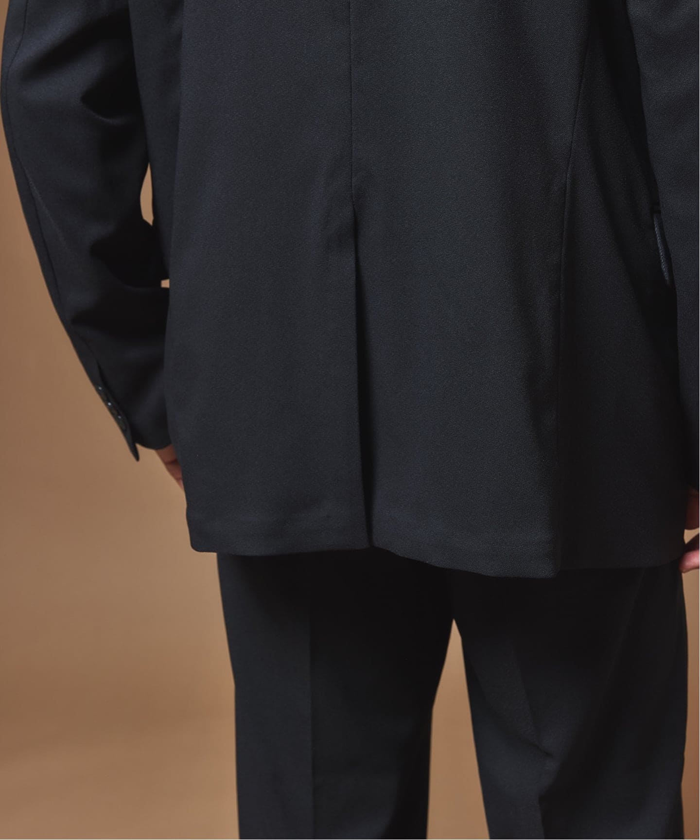 MULTI FUNCTION” ダブルブレスト 4ボタン ジャケット