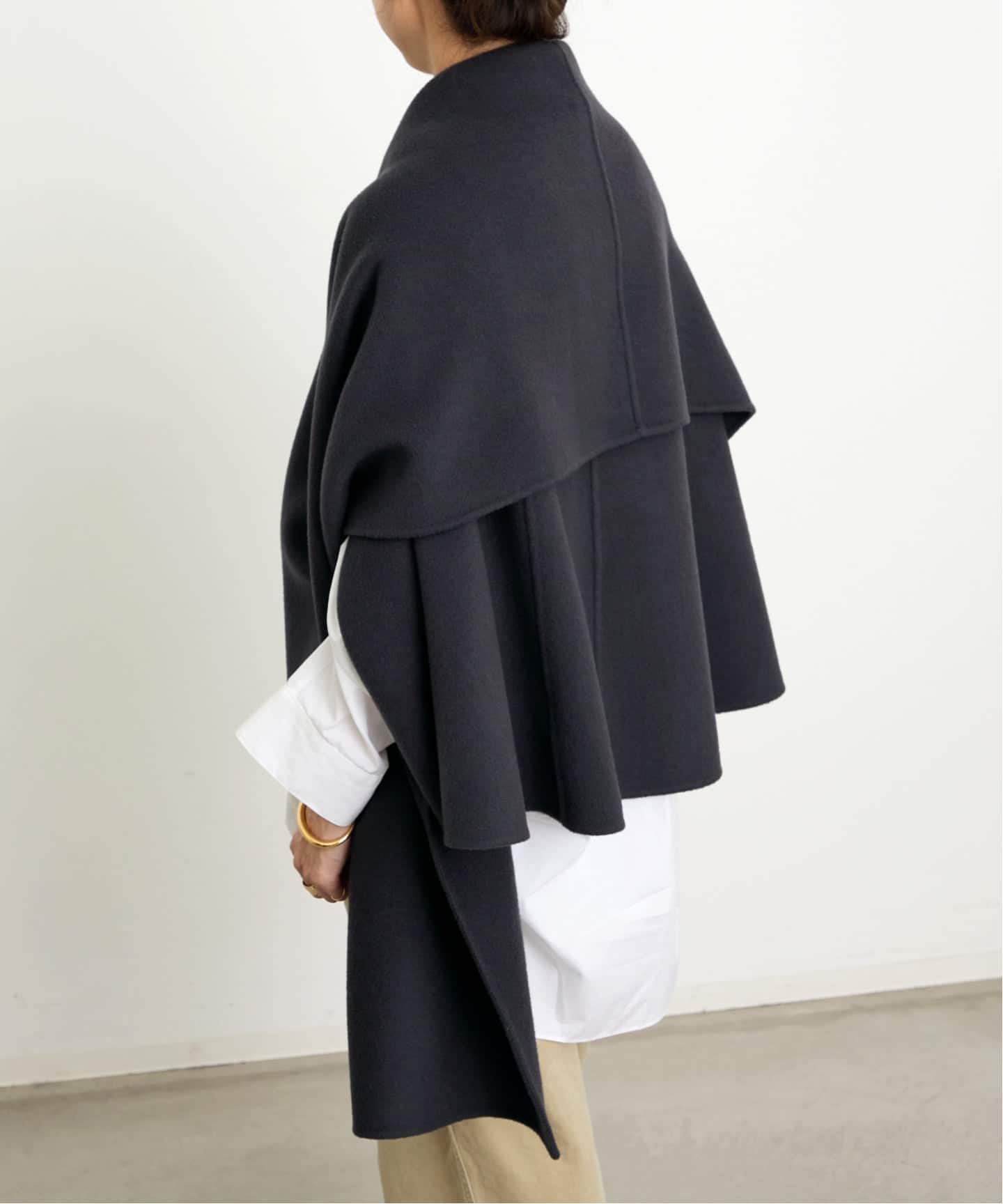 Fluffy Wrap Poncho（ポンチョ・マント）｜L'Appartement